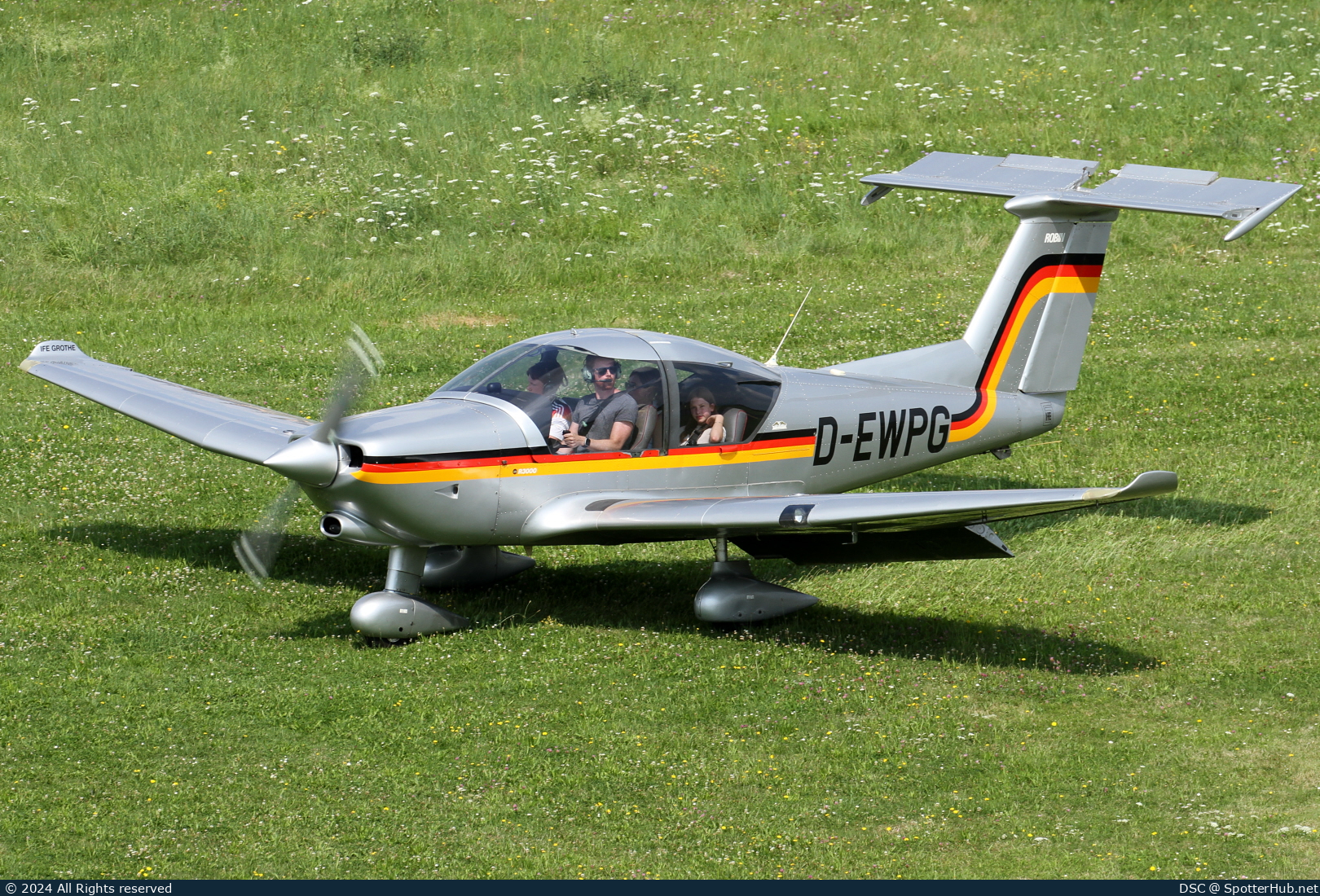 Photo of D-EWPG - Robin R3000/160 operated by Bundeswehr-Sportflieger-Gemeinschaft Hangelar