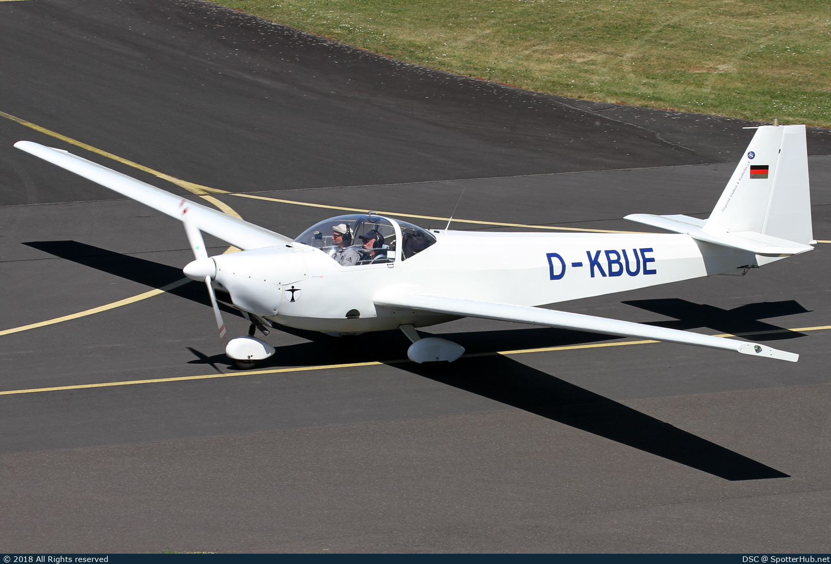 Photo of D-KBUE - Scheibe SF 25C Rotax-Falke operated by Fliegerclub Gladbeck und Kirchhellen