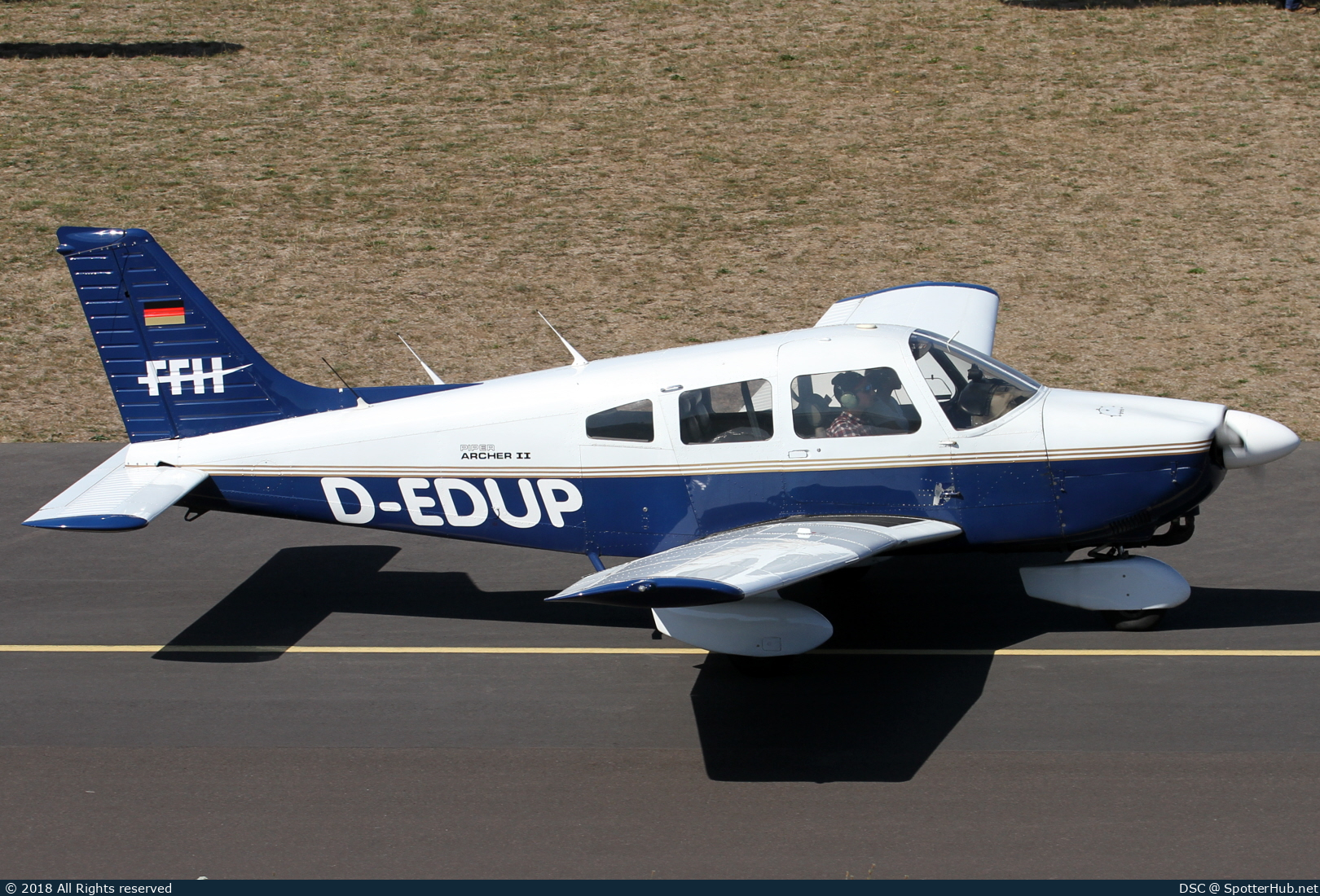 Photo of D-EDUP - Piper PA-28-181 Archer II operated by FFH Flight Training