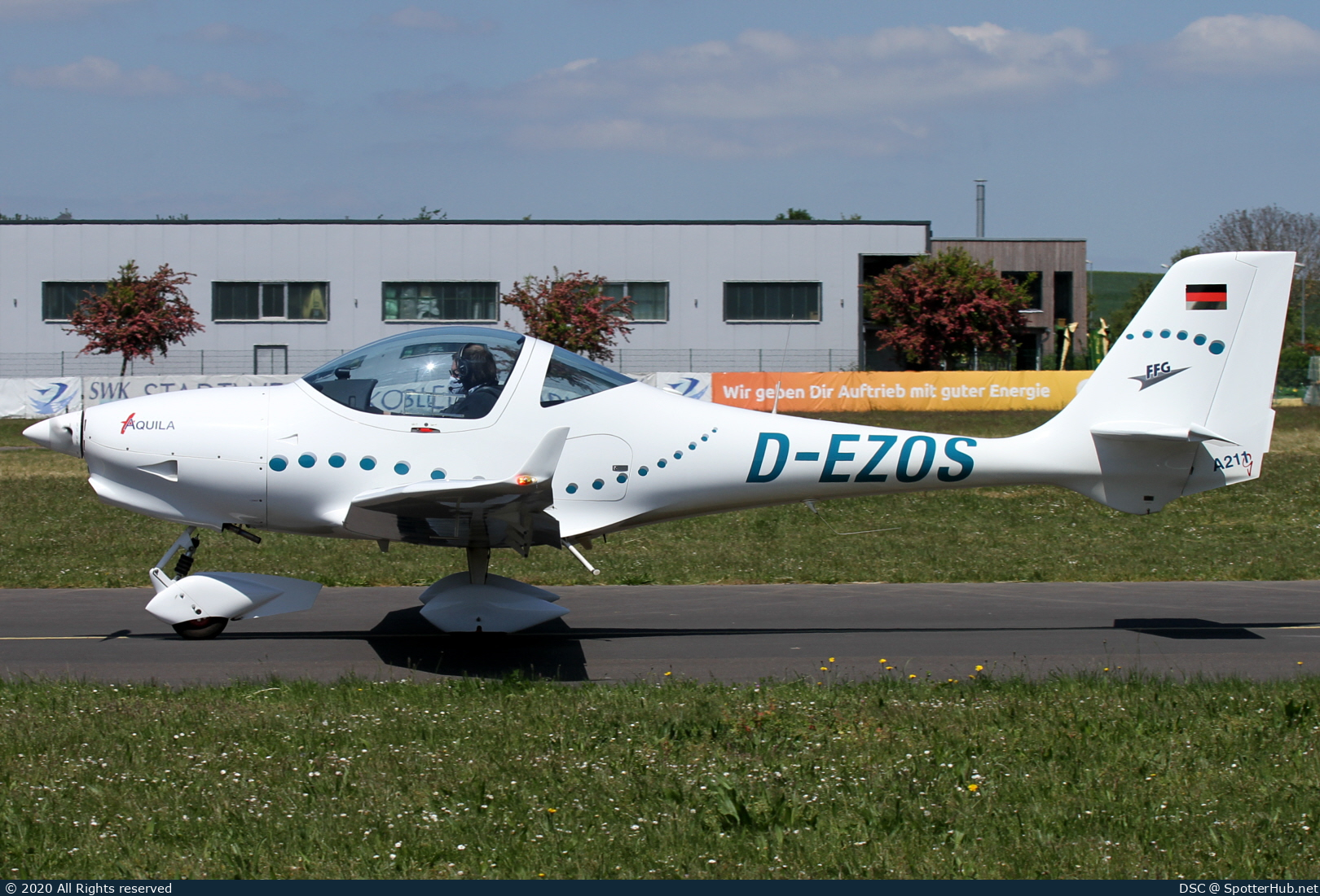 Photo of D-EZOS - Aquila A211 G operated by FFG Flug-Förderungsgemeinschaft
