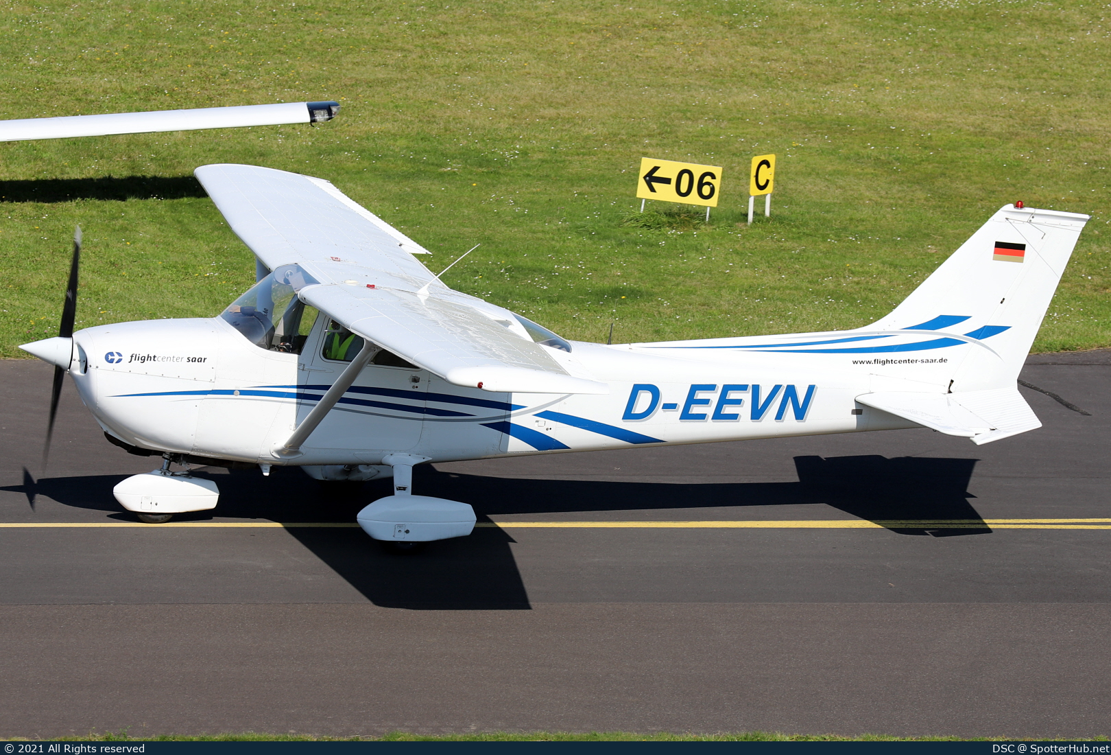 Photo of D-EEVN - Reims-Cessna F172M Skyhawk operated by Flightcenter Saar