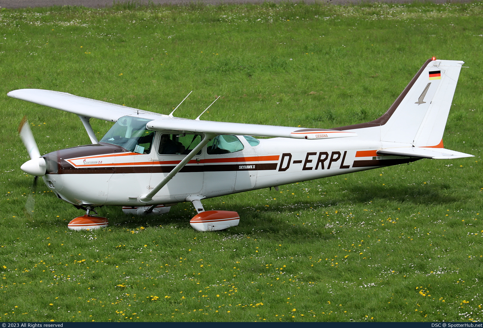 Photo of D-ERPL - Cessna 172P Skyhawk II operated by Fliegerclub Nürnberg