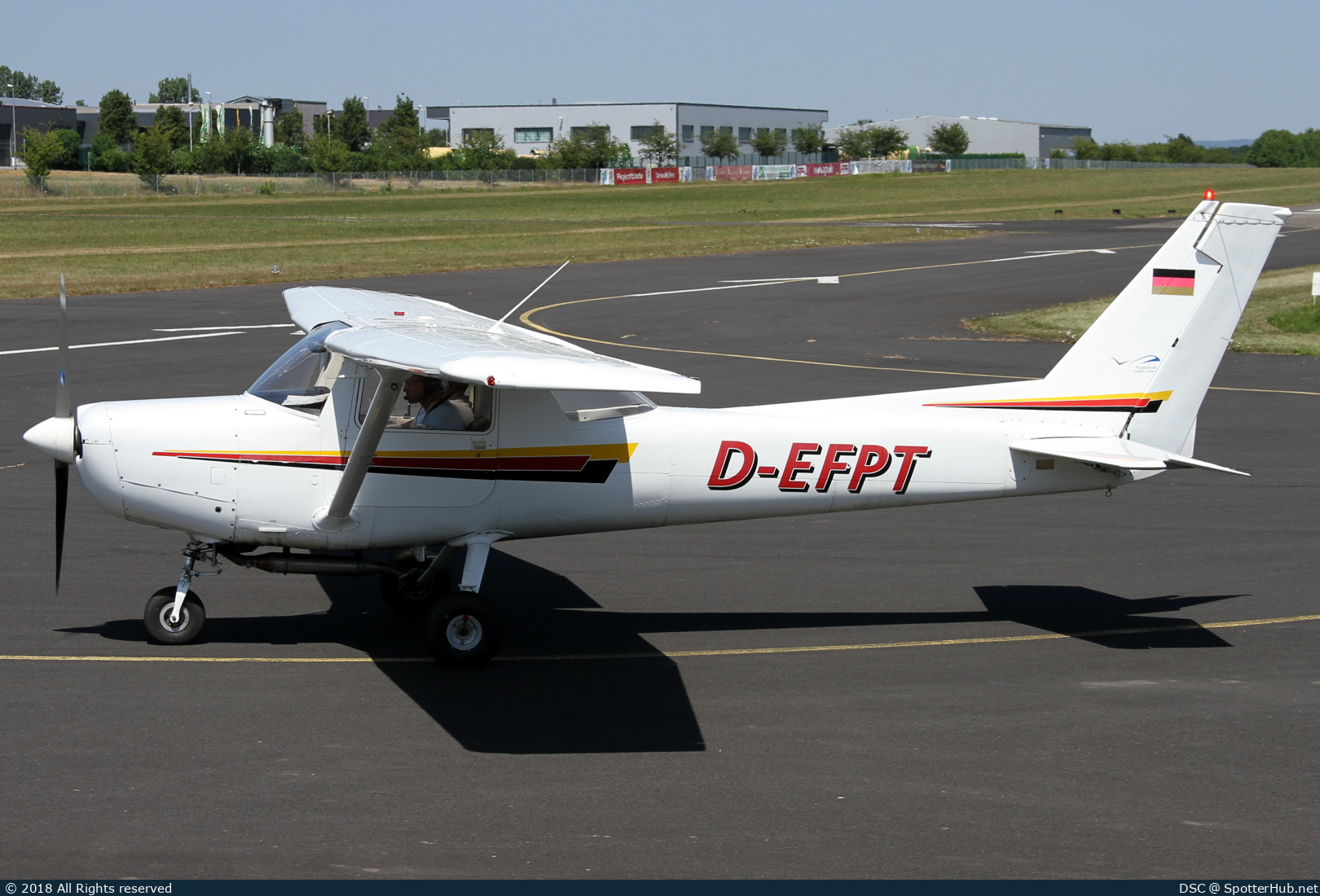 Photo of D-EFPT - Reims-Cessna F152 II operated by Flugschule KölnBonn