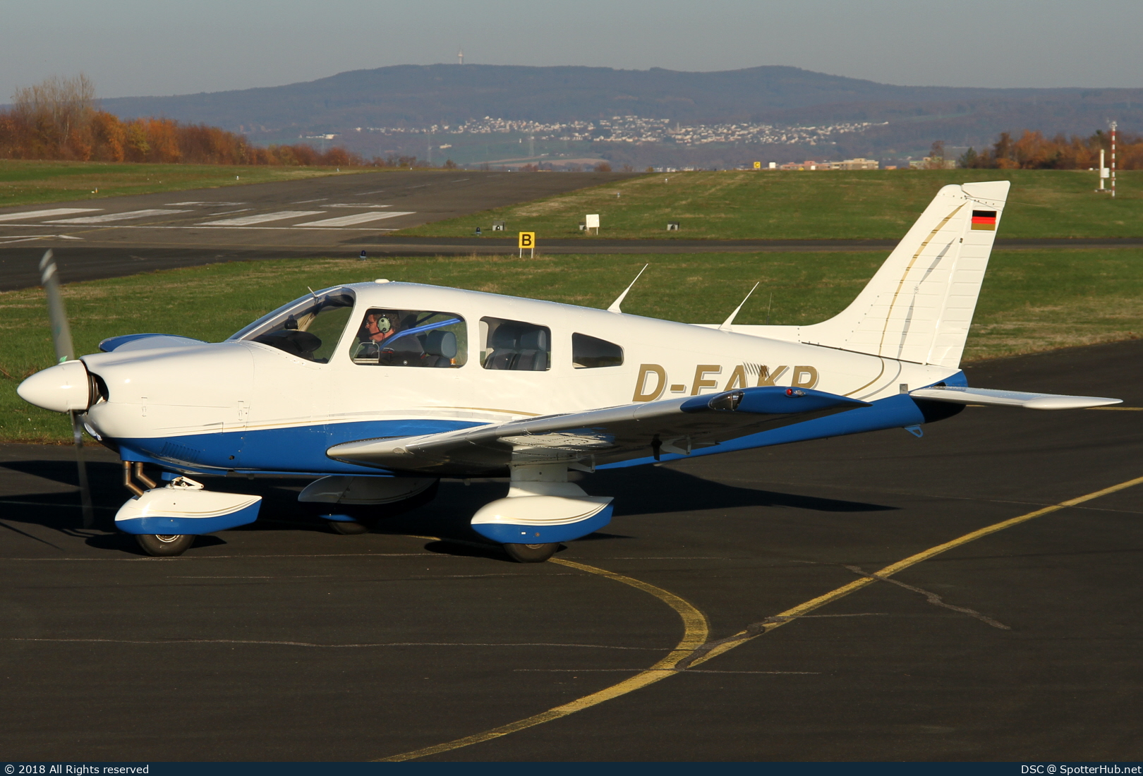 Photo of D-EAKP - Piper PA-28-181 Archer II operated by Private