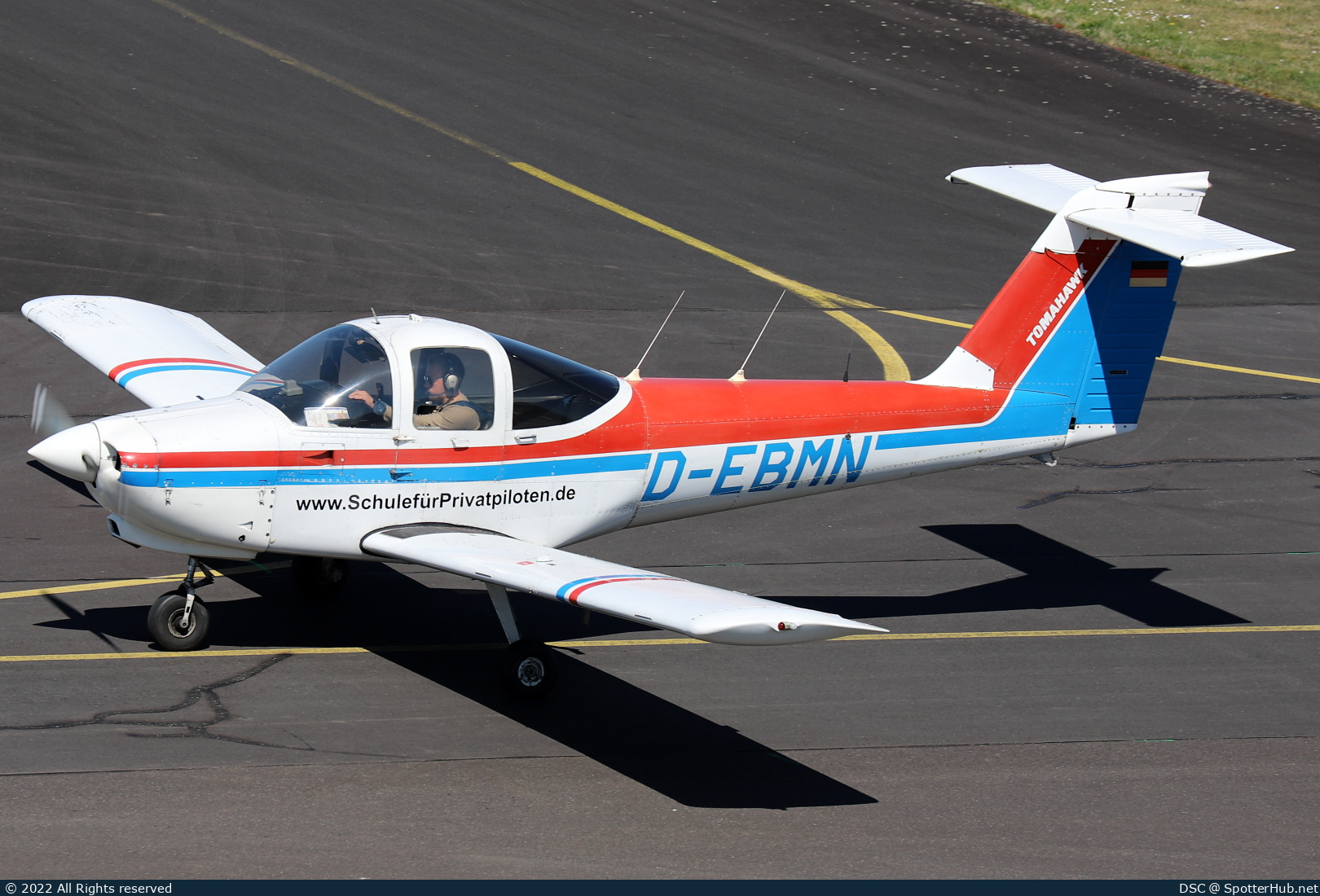 Photo of D-EBMN - Piper PA-38-112 Tomahawk operated by Flugschule Mainz