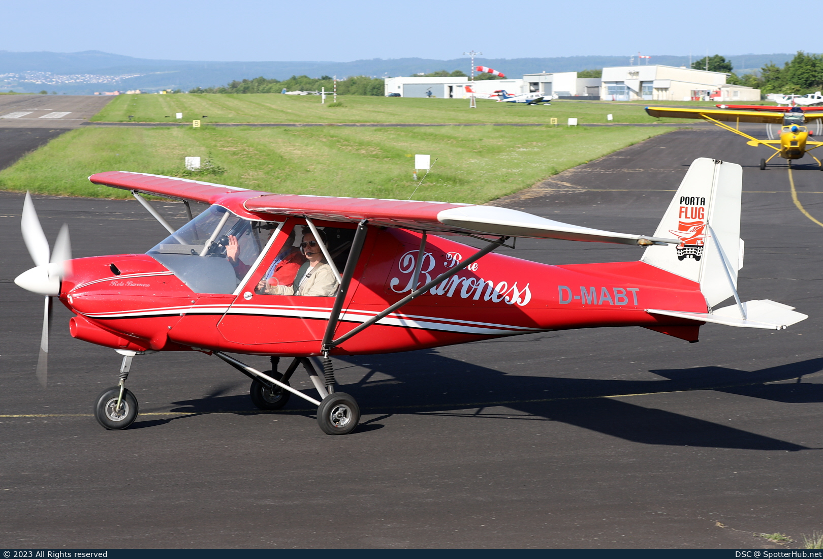 Photo of D-MABT - Comco Ikarus C42 operated by Flugschule Portaflug