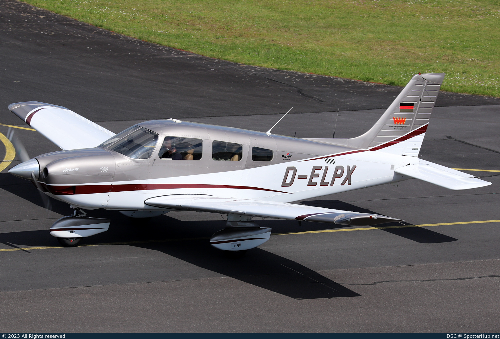 Photo of D-ELPX - Piper PA-28-181 Archer III operated by AIRBUS Flugsportgruppe Bremen