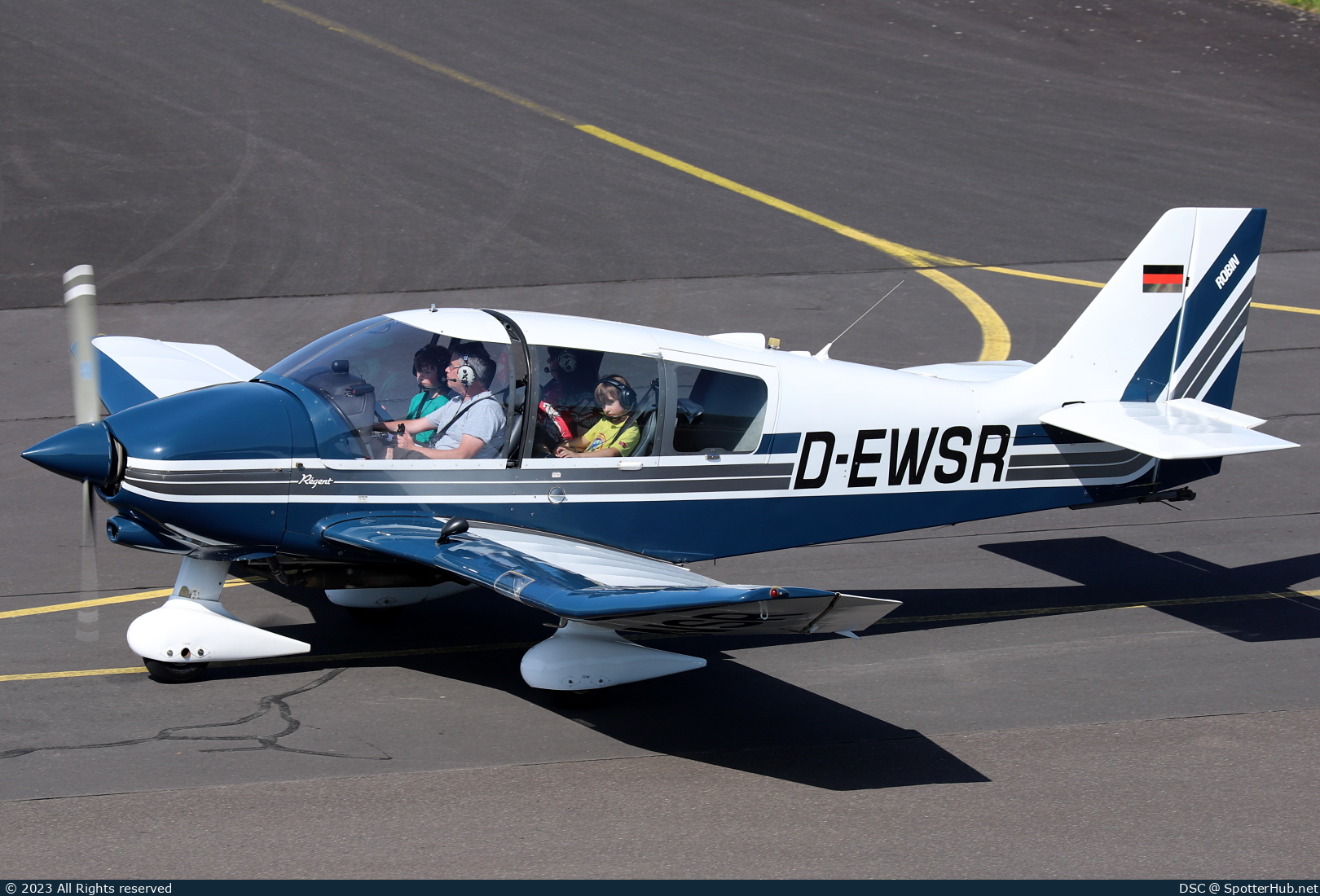 Photo of D-EWSR - Robin DR400/180 Régent operated by Fluggemeinschaft Rennefeld