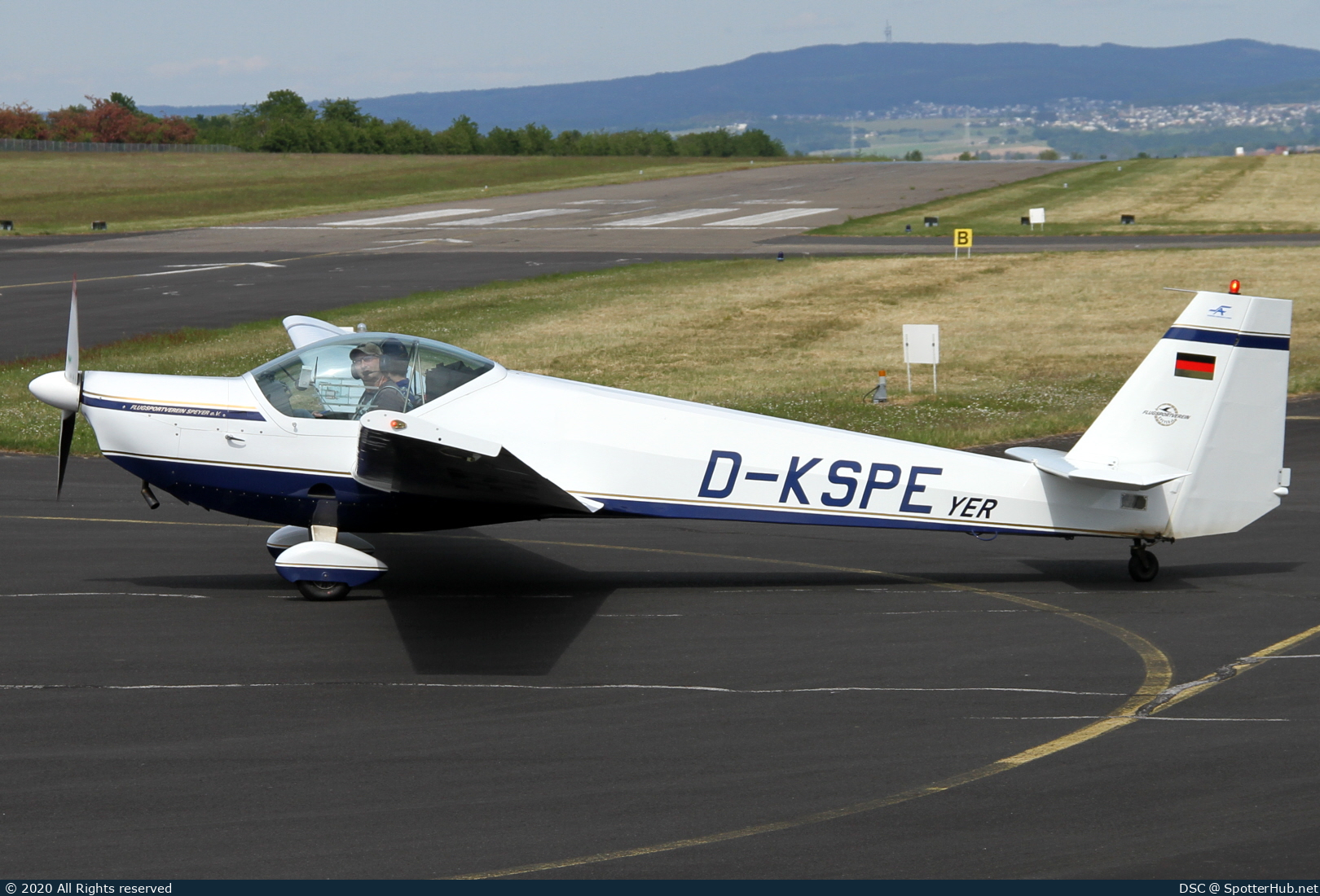 Photo of D-KSPE - Scheibe SF 25C Rotax-Falke operated by Flugsportverein Speyer
