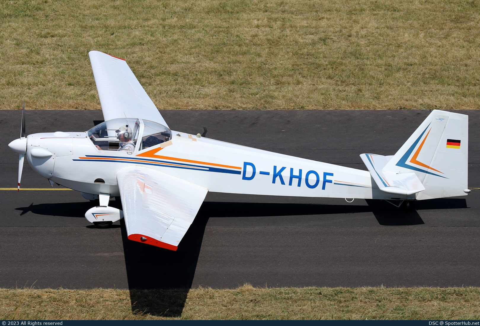 Photo of D-KHOF - Scheibe SF 25C Falke 2000 operated by Flugsportverein Erlangen-Nürnberg