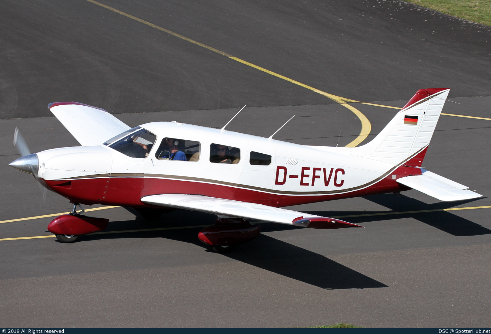 Photo of D-EFVC - Piper PA-28-181 Archer III operated by FVL Frankfurter Verein für Luftfahrt