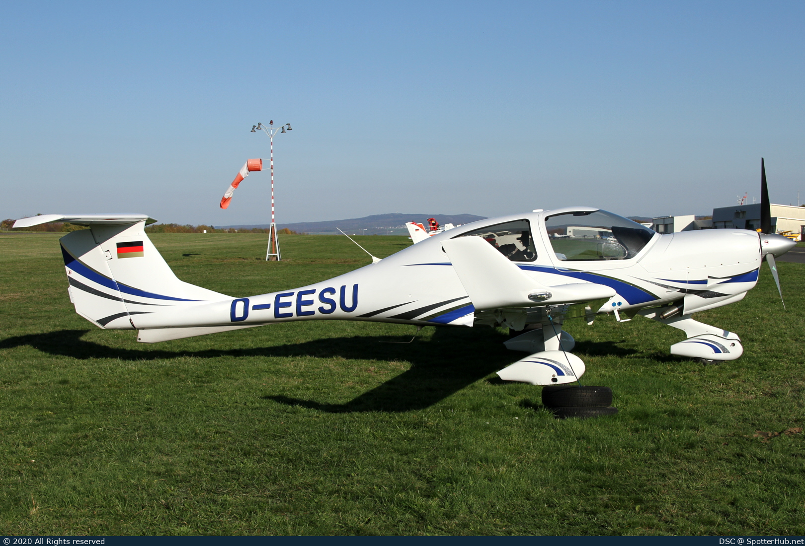 Photo of D-EESU - Diamond DA40 NG Diamond Star operated by GAviators