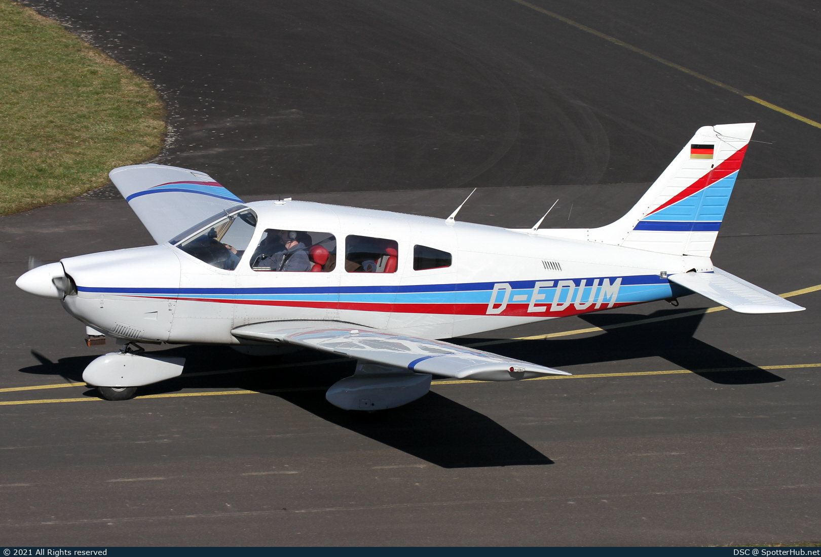 Photo of D-EDUM - Piper PA-28-181 Archer II operated by Flugsportclub Aschaffenburg-Großostheim