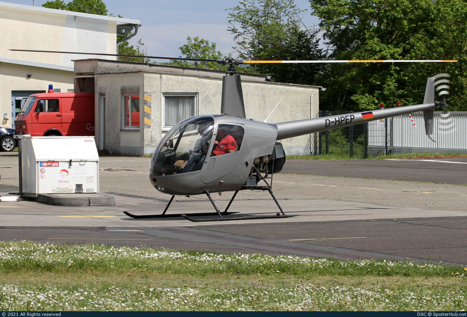 Photo of D-HPEP - Robinson R22 Beta operated by Heli-Flight