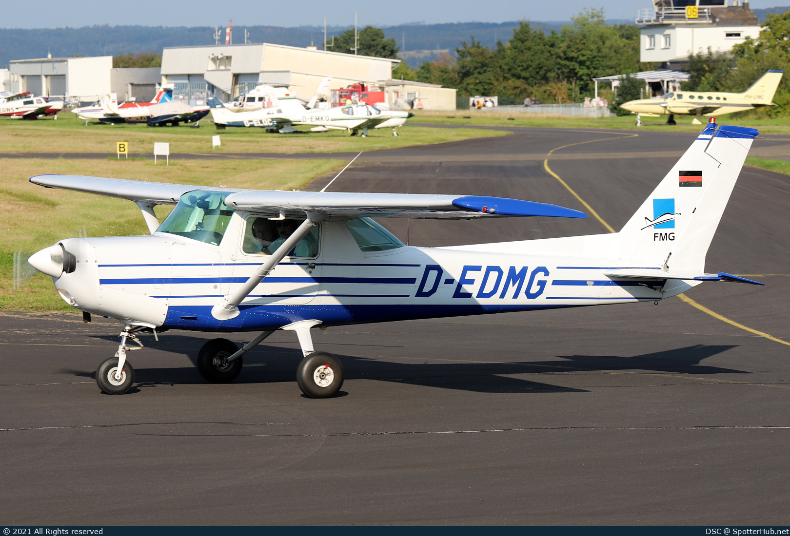 Photo of D-EDMG - Cessna 152 operated by FMG-FlightTraining