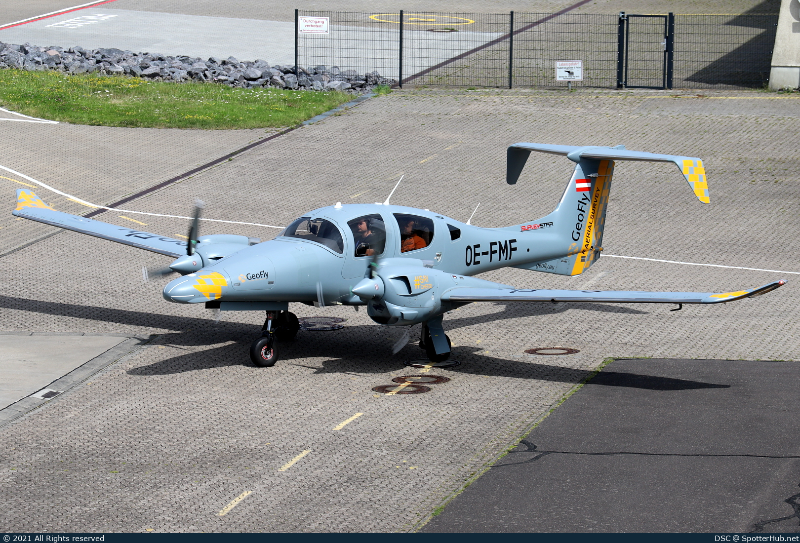 Photo of OE-FMF - Diamond DA62 operated by GeoFly