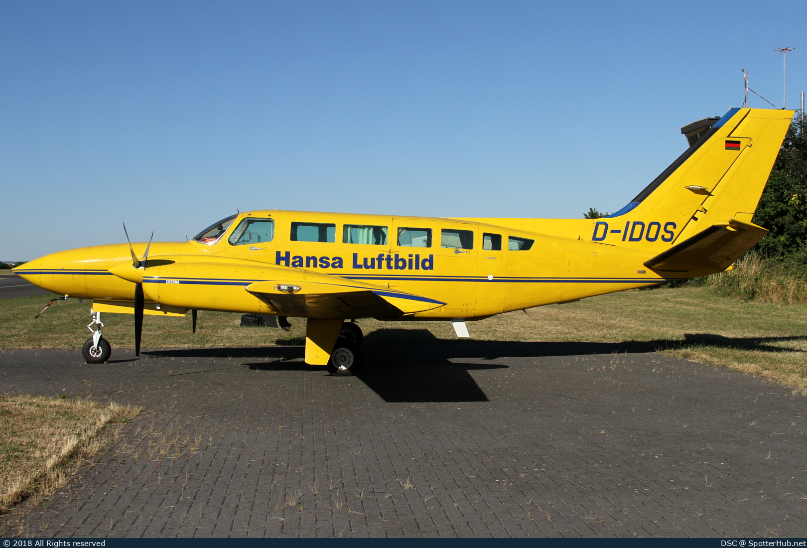 Photo of D-IDOS - Cessna 404 Titan operated by Hansa Lufbild