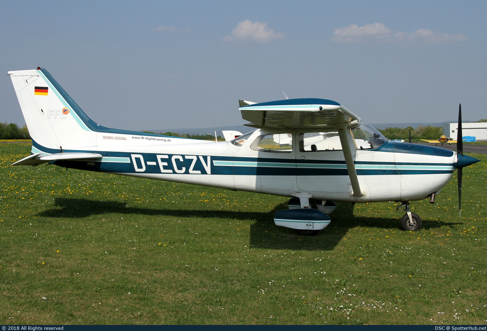Photo of D-ECZV - Reims-Cessna F172M Skyhawk operated by FFL Flugschule