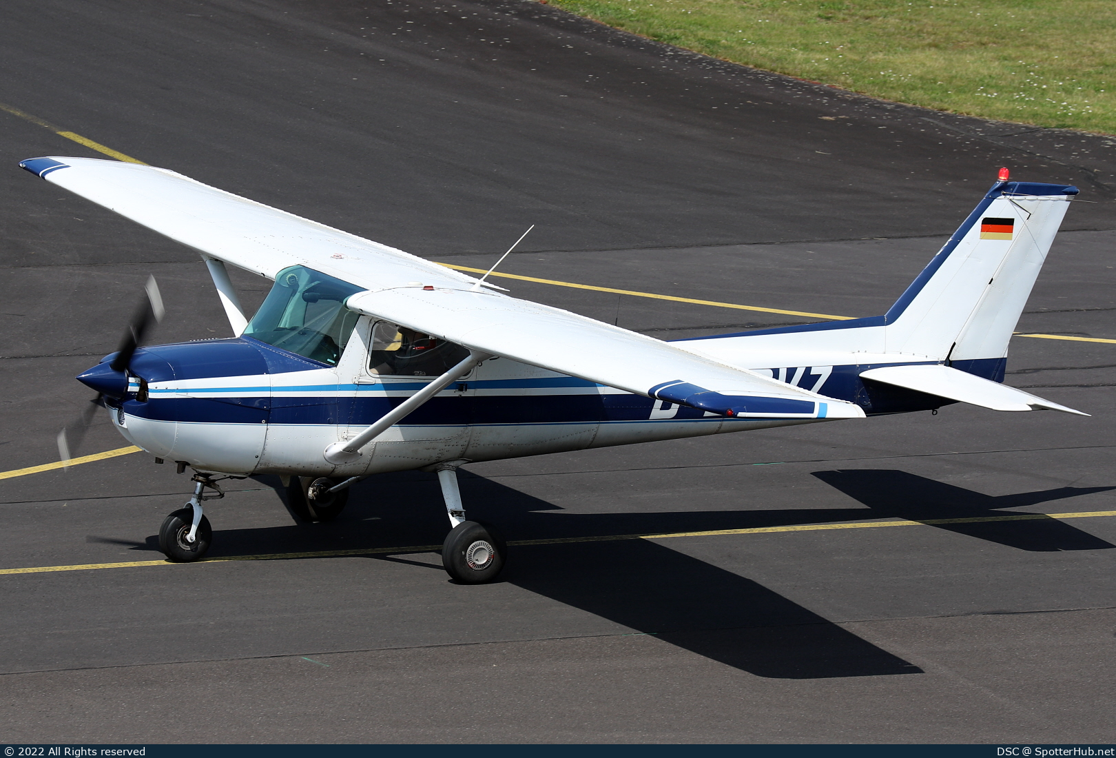 Photo of D-EDVZ - Reims-Cessna F150L operated by FVL Frankfurter Verein für Luftfahrt