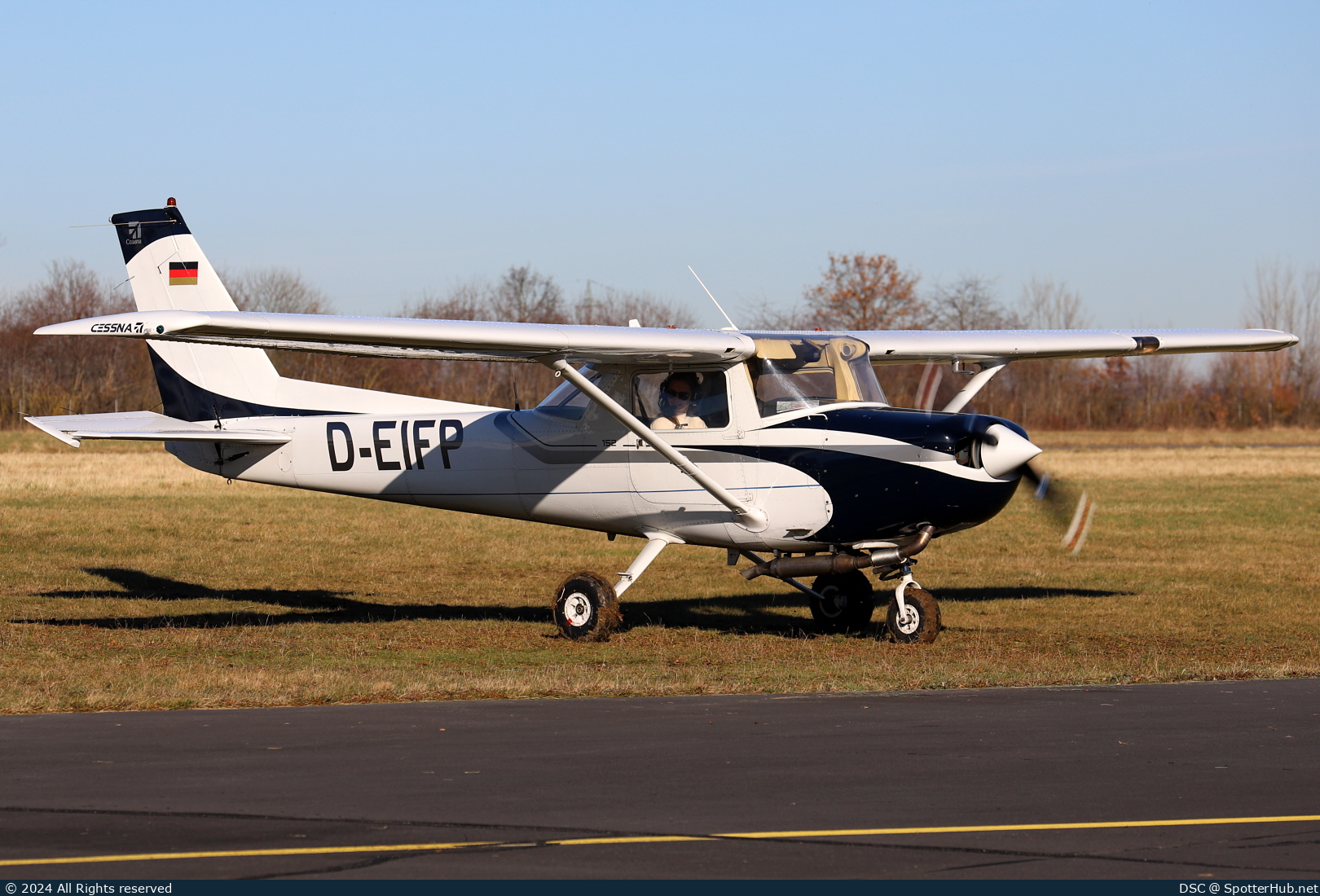 Photo of D-EIFP - Reims-Cessna F152 operated by Hanseatischer Fliegerclub Frankfurt