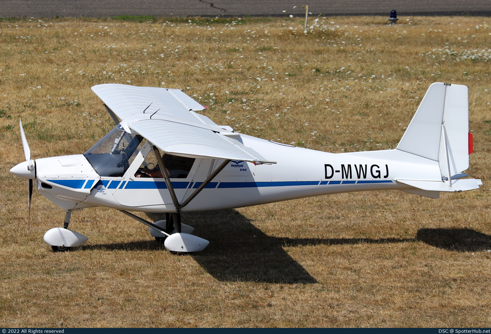 Photo of D-MWGJ - Comco Ikarus C42 operated by Private