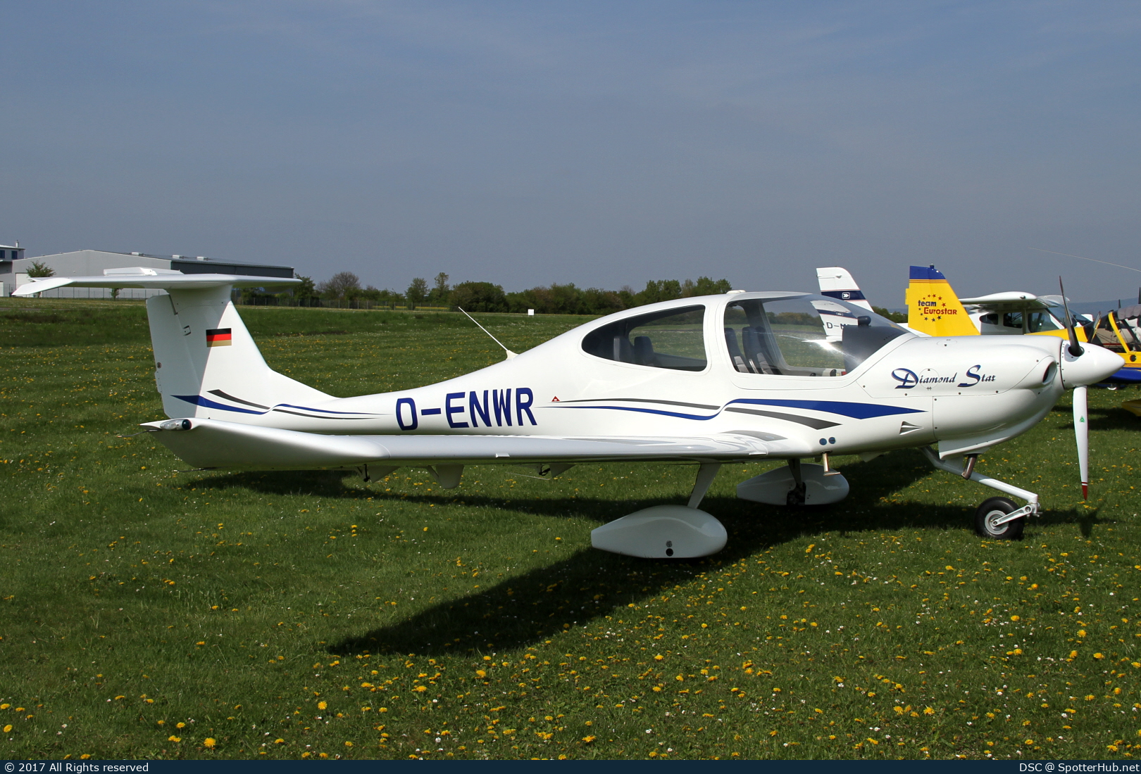 Photo of D-ENWR - Diamond DA40 Diamond Star operated by Luftsportclub Bad Homburg