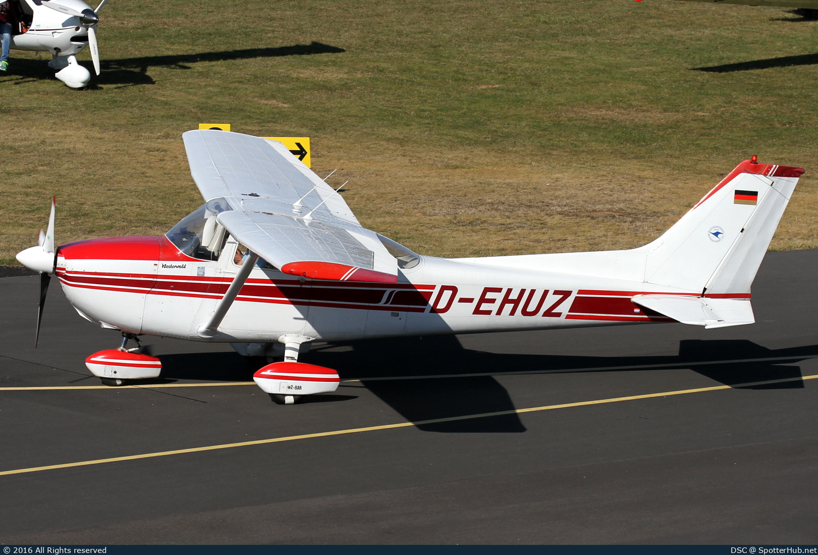 Photo of D-EHUZ - Reims-Cessna F172N Skyhawk operated by Luftsportgruppe Breitscheid-Haiger
