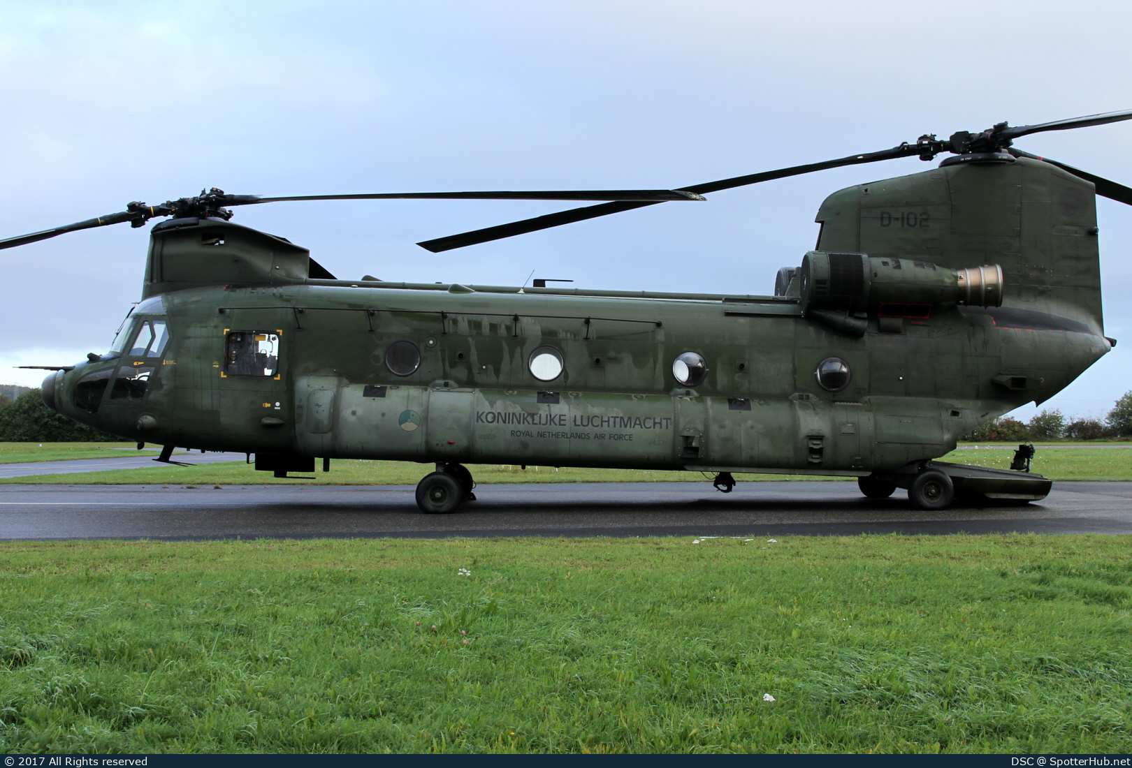 Photo of D-102 - Boeing Vertol CH-47D Chinook operated by Royal Netherlands Air Force