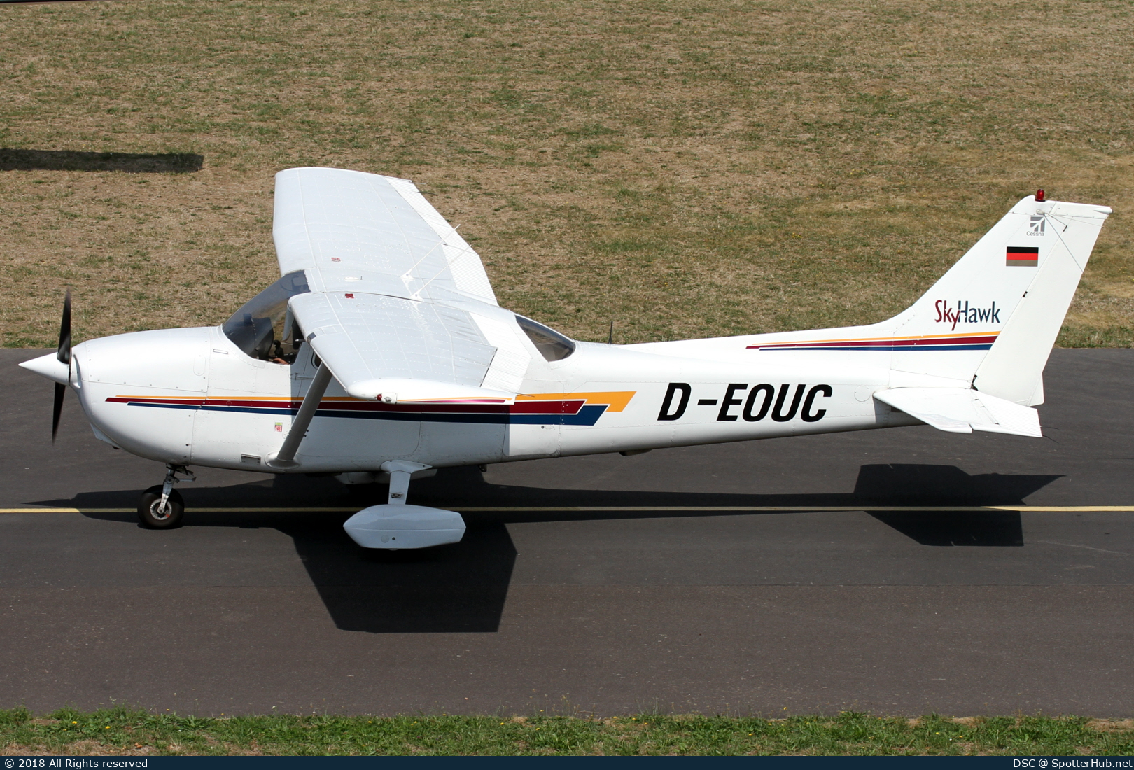 Photo of D-EOUC - Cessna 172R Skyhawk II operated by Luftsportclub Hamm
