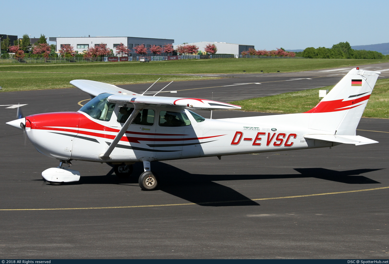 Photo of D-EVSC - Cessna 172P Skyhawk II operated by Luftsportclub Bayer Leverkusen