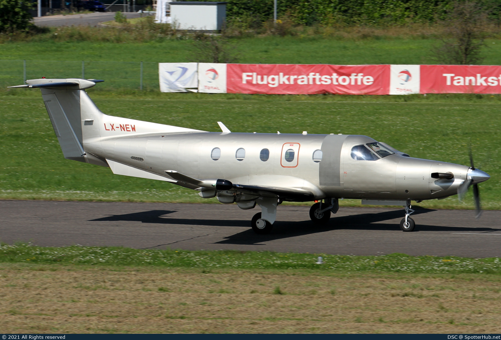 Photo of LX-NEW - Pilatus PC-12 NG operated by Jetfly Aviation
