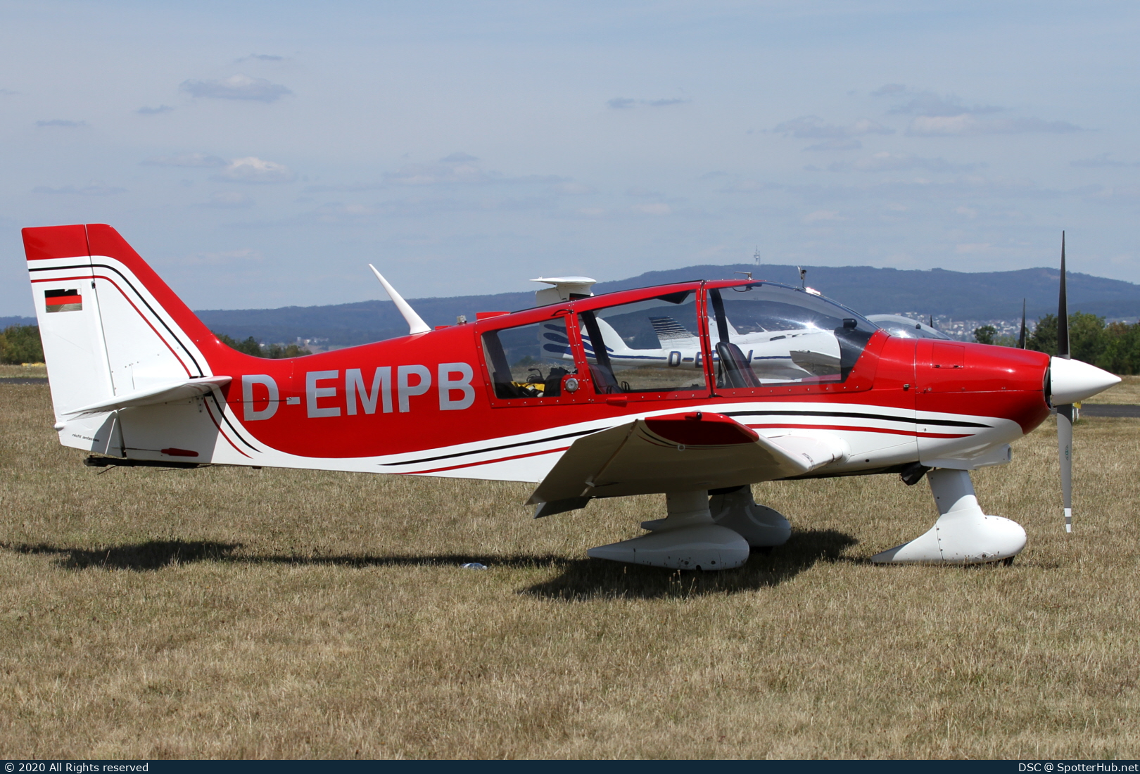 Photo of D-EMPB - Robin DR400/180R Remorqueur operated by Luftsport-Club Dümpel