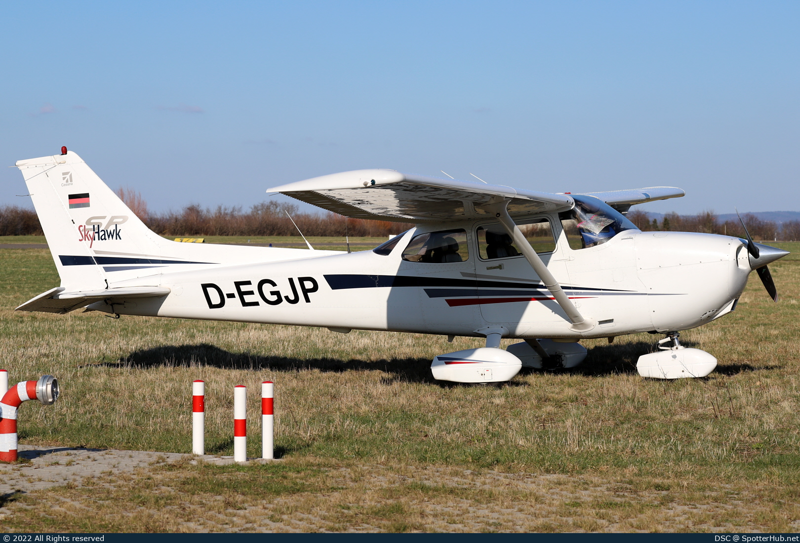 Photo of D-EGJP - Cessna 172S Skyhawk SP operated by JP Motorflugschule