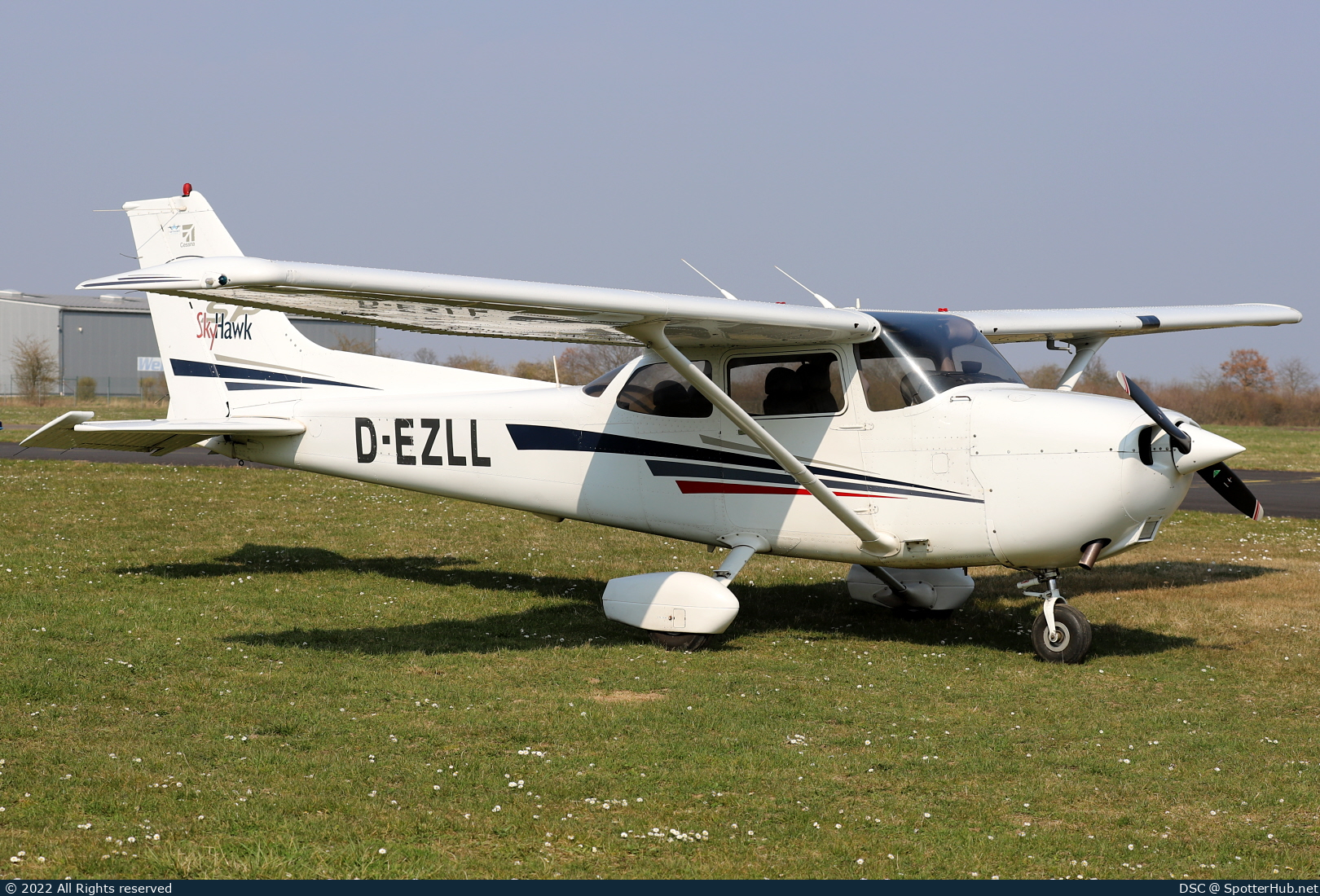 Photo of D-EZLL - Cessna 172S Skyhawk SP operated by Luftsportverein Bad Neuenahr-Ahrweiler