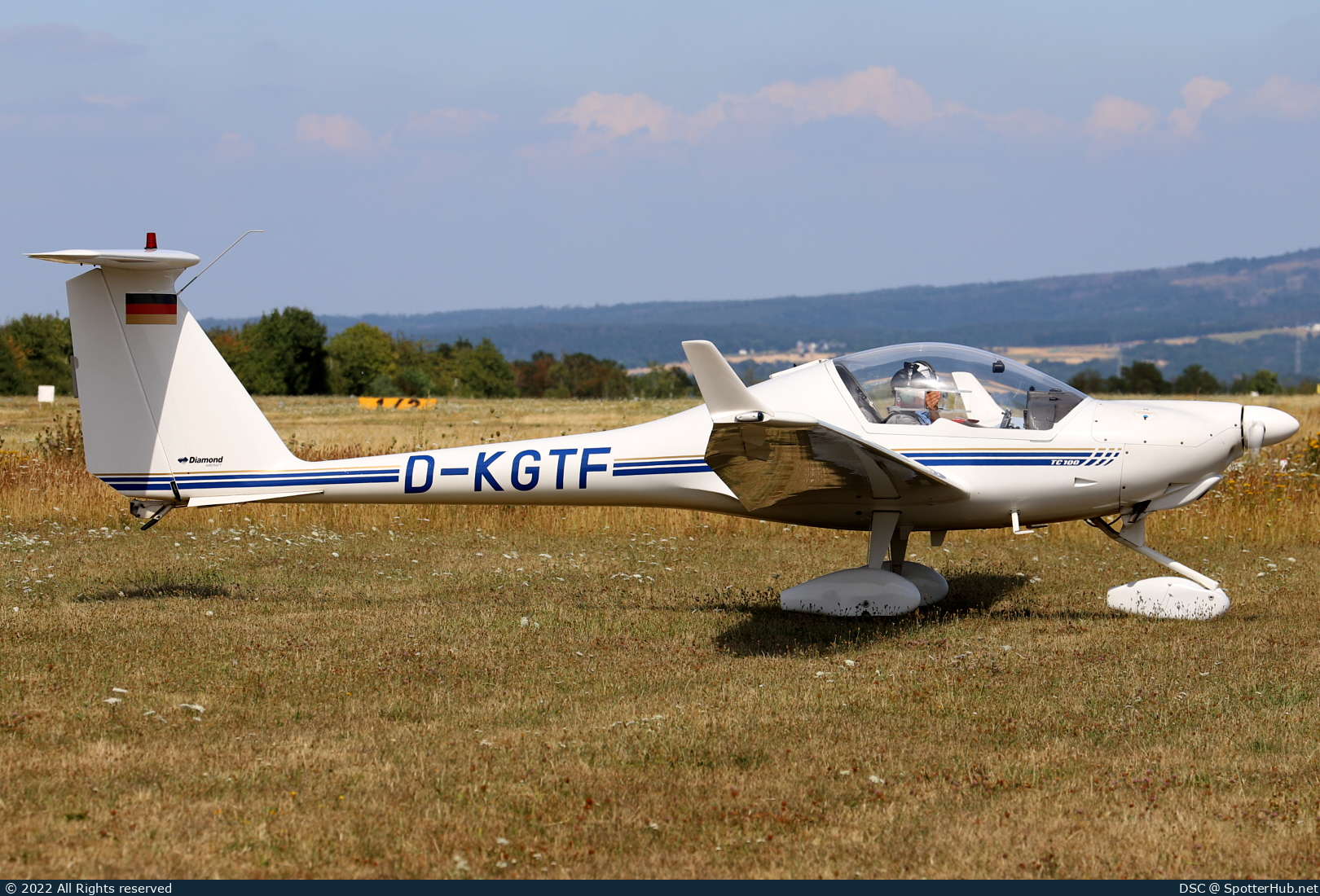 Photo of D-KGTF - Diamond HK36TC-100 Super Dimona operated by Luftsportclub Bayer Leverkusen