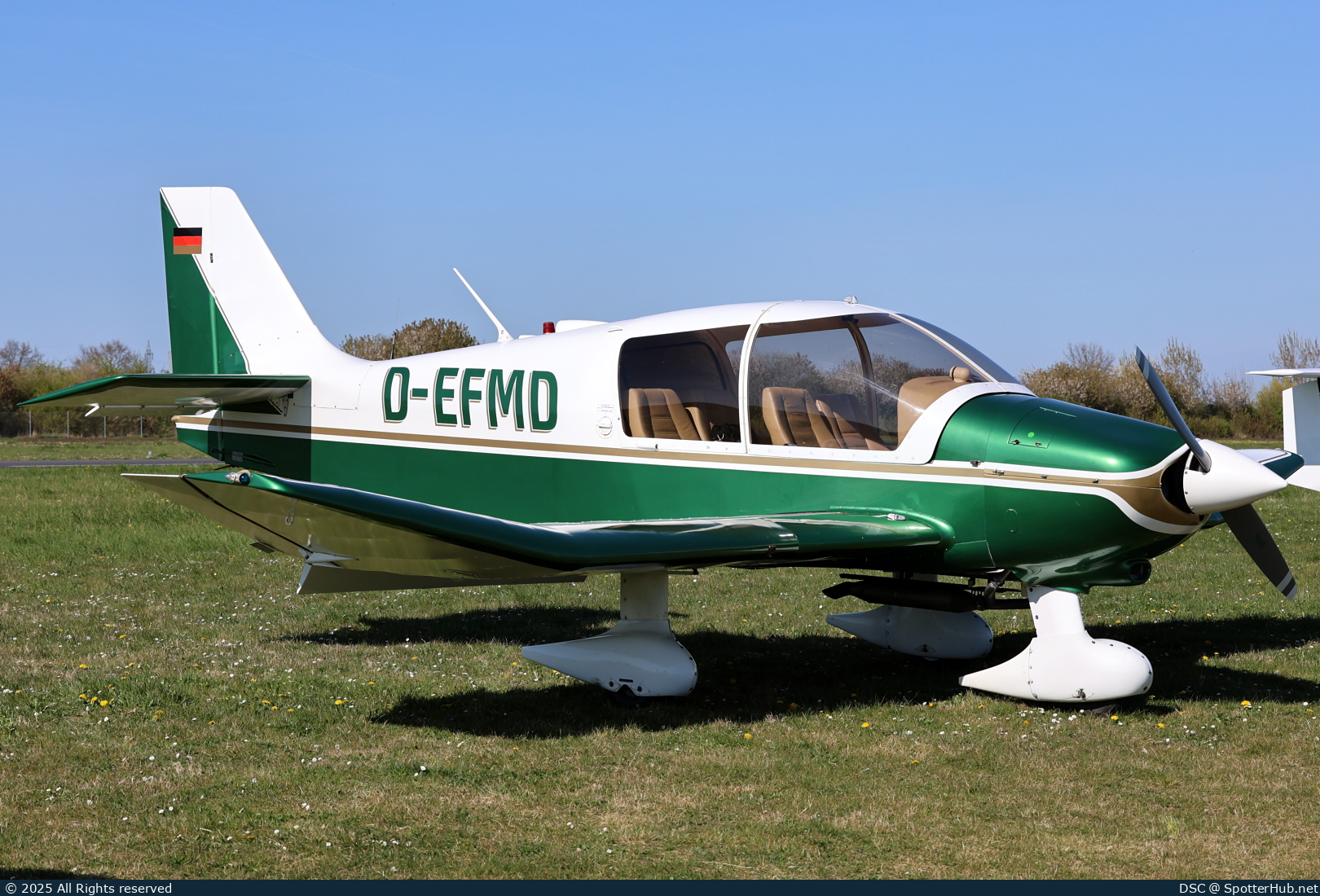 Photo of D-EFMD - Robin DR400/180 Régent operated by Luftsportclub Bayer Leverkusen