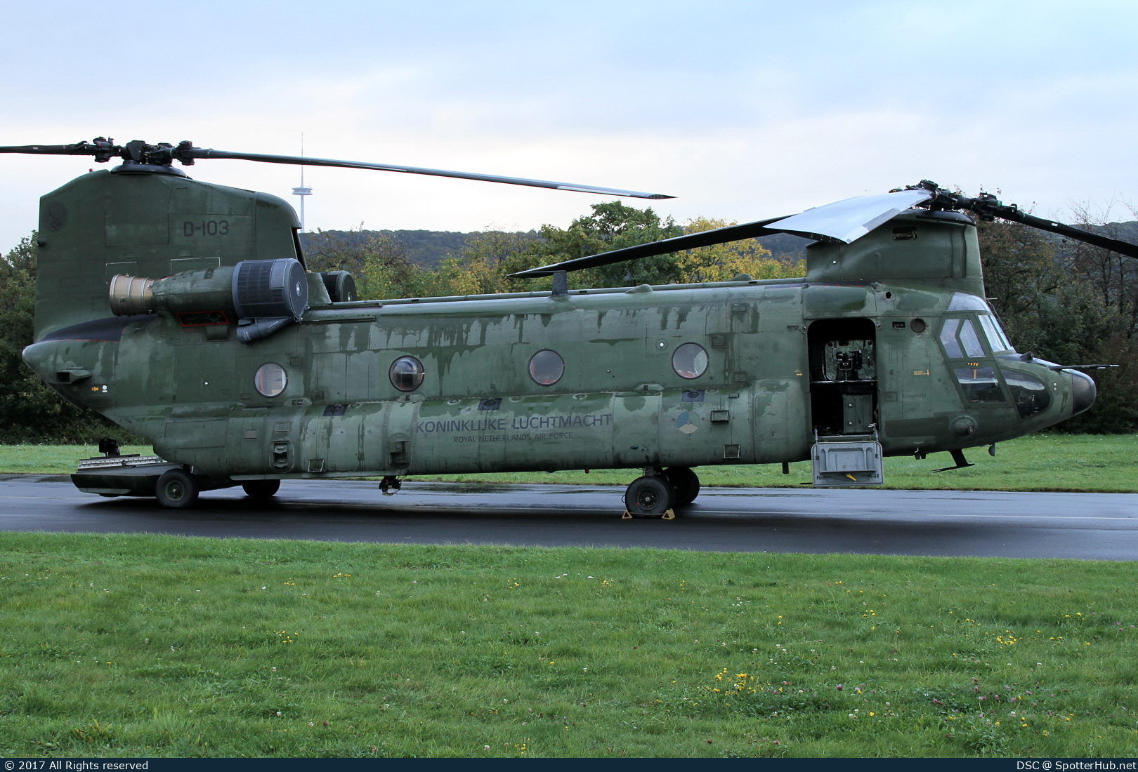 Photo of D-103 - Boeing Vertol CH-47D Chinook operated by Royal Netherlands Air Force