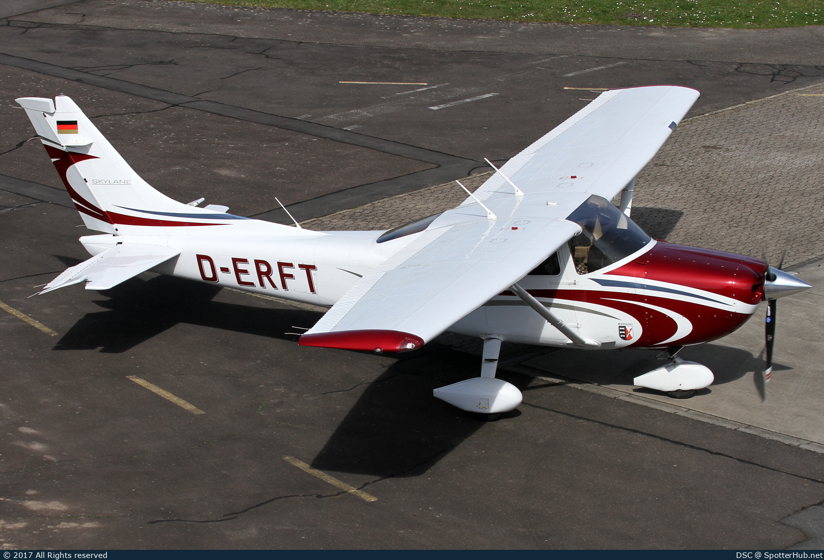 Photo of D-ERFT - Cessna 182T Skylane operated by Luftsportverein Hohenasperg