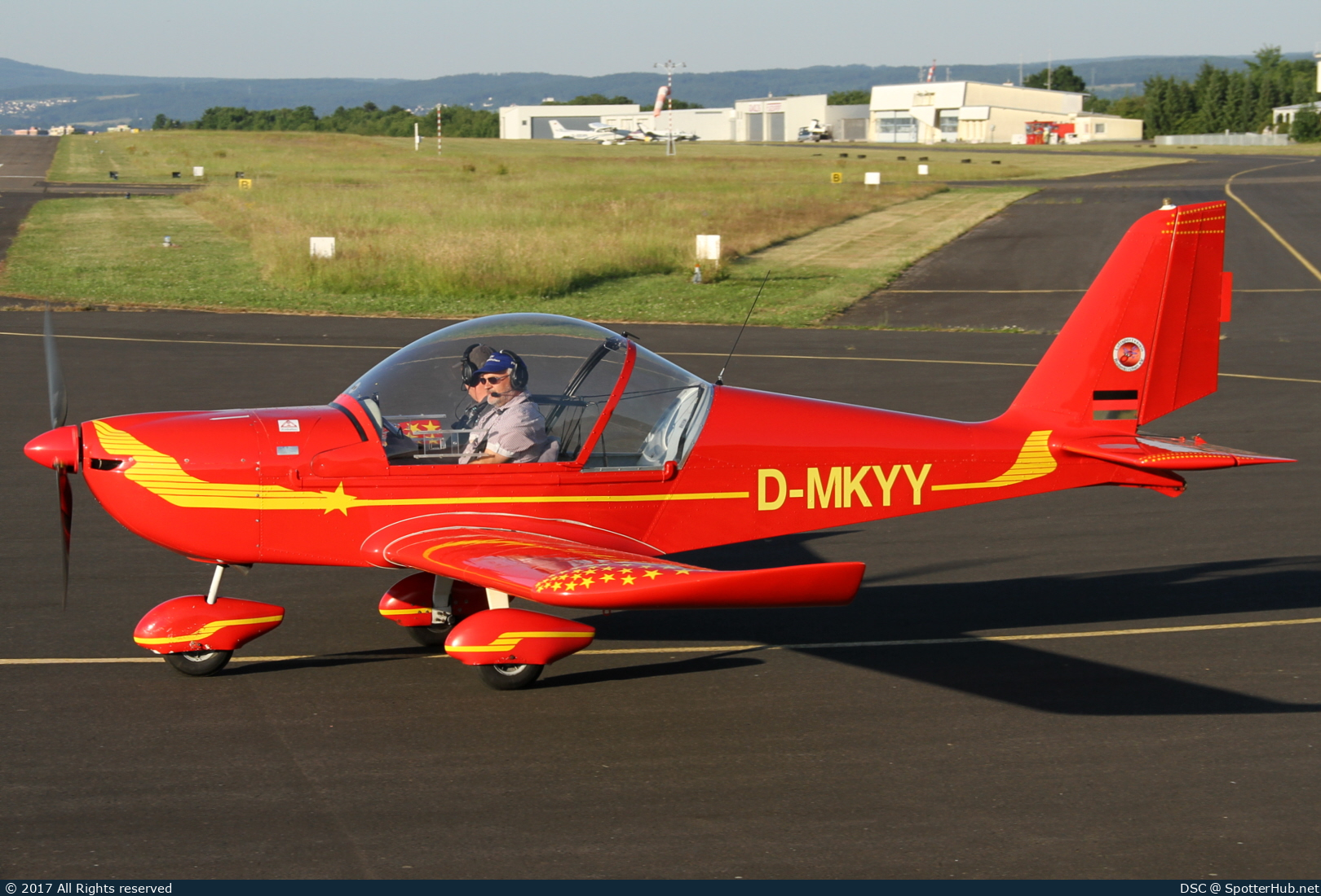 Photo of D-MKYY - Evektor EuroStar SL operated by Luftsportverein Rodenkirchen