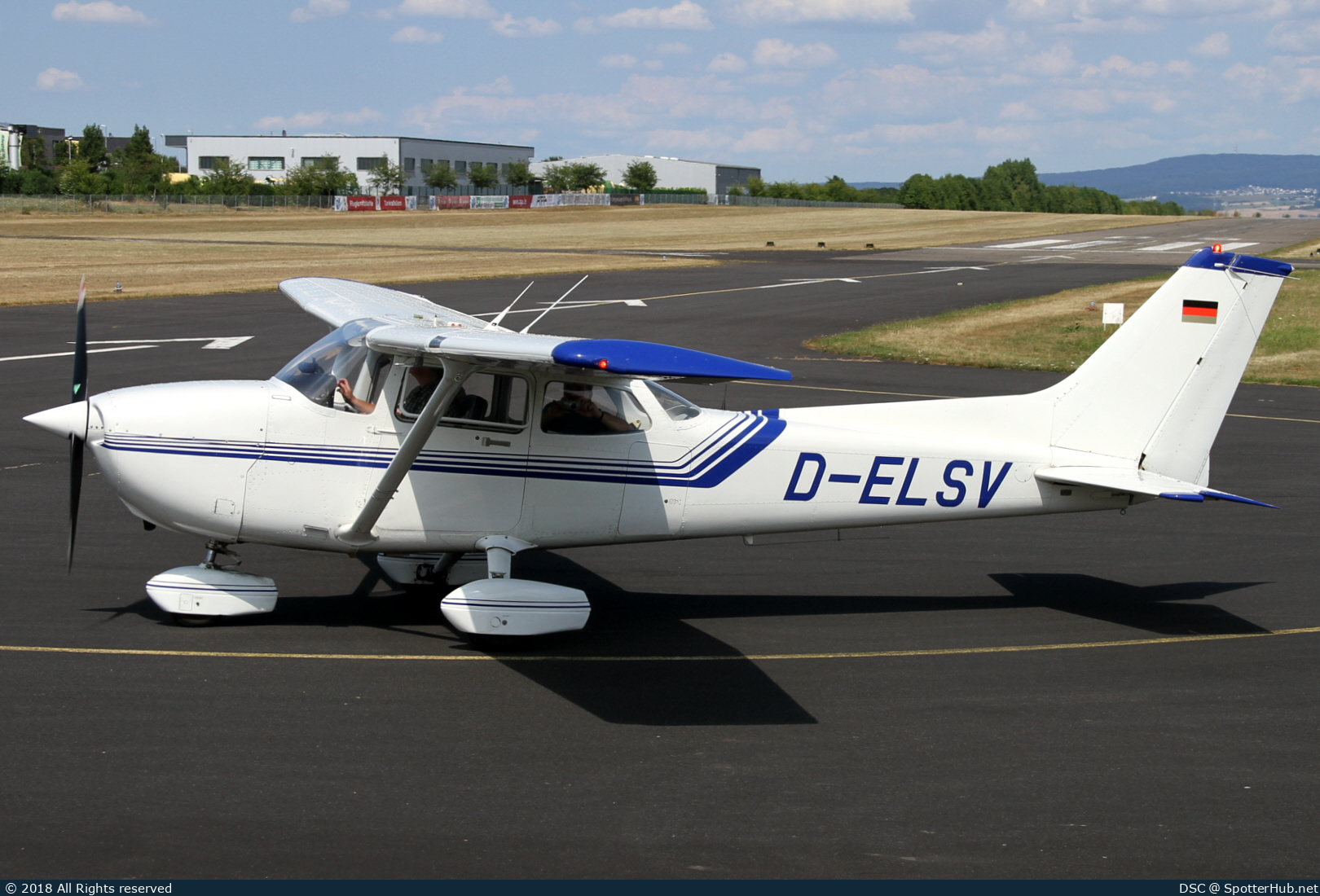 Photo of D-ELSV - Reims-Cessna F172P Skyhawk II operated by Luftsportverein Ederbergland