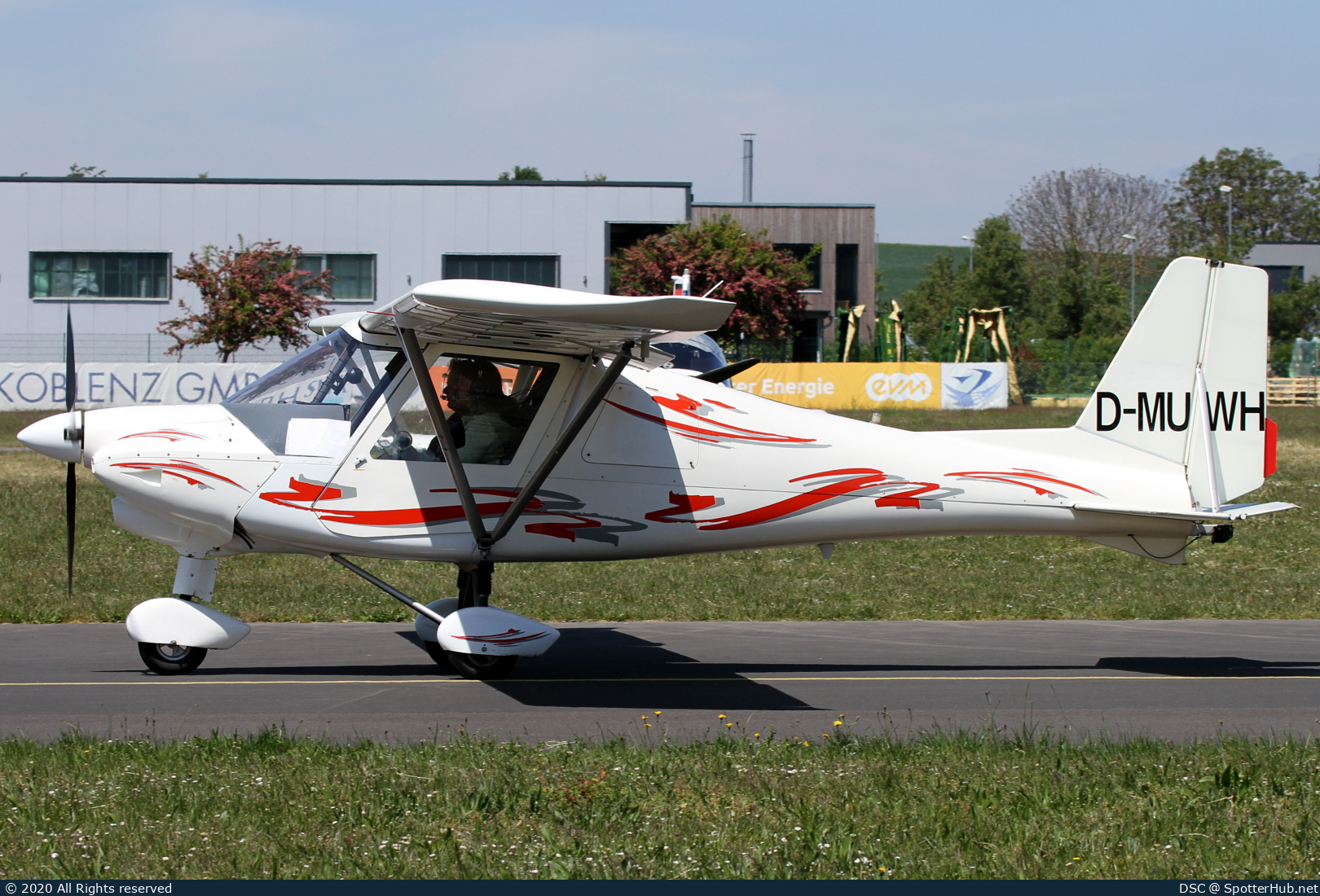 Photo of D-MUWH - Comco Ikarus C42 operated by Luftsportverein Papenburg-Hümmling