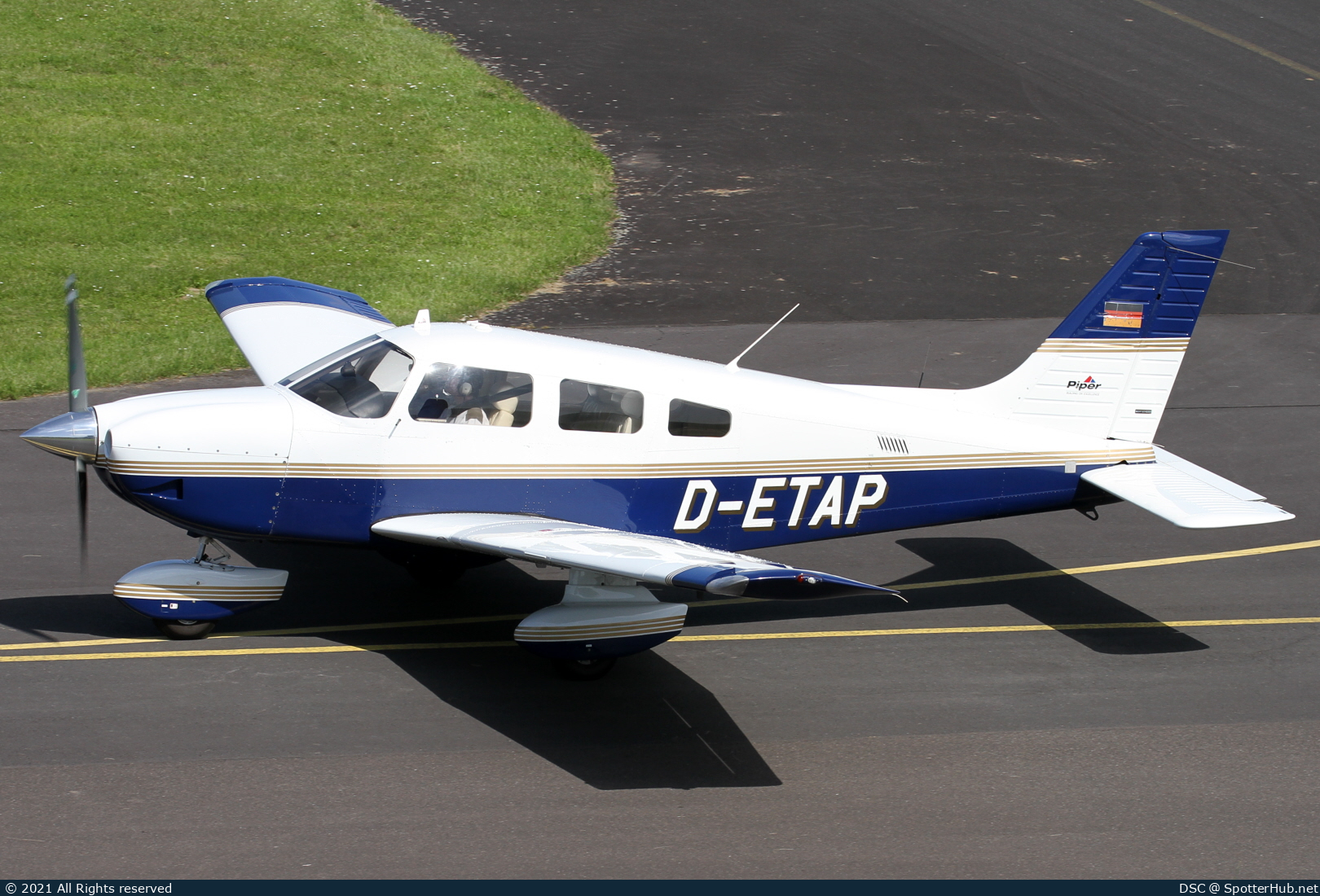 Photo of D-ETAP - Piper PA-28-181 Archer III operated by Fliegerclub Nethegau