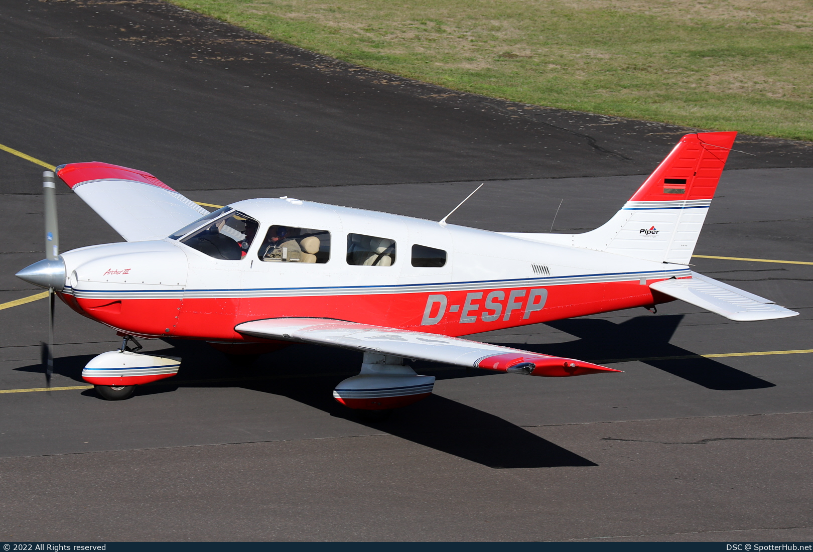 Photo of D-ESFP - Piper PA-28-181 Archer III operated by Luftsportverein Bielefeld-Gütersloh