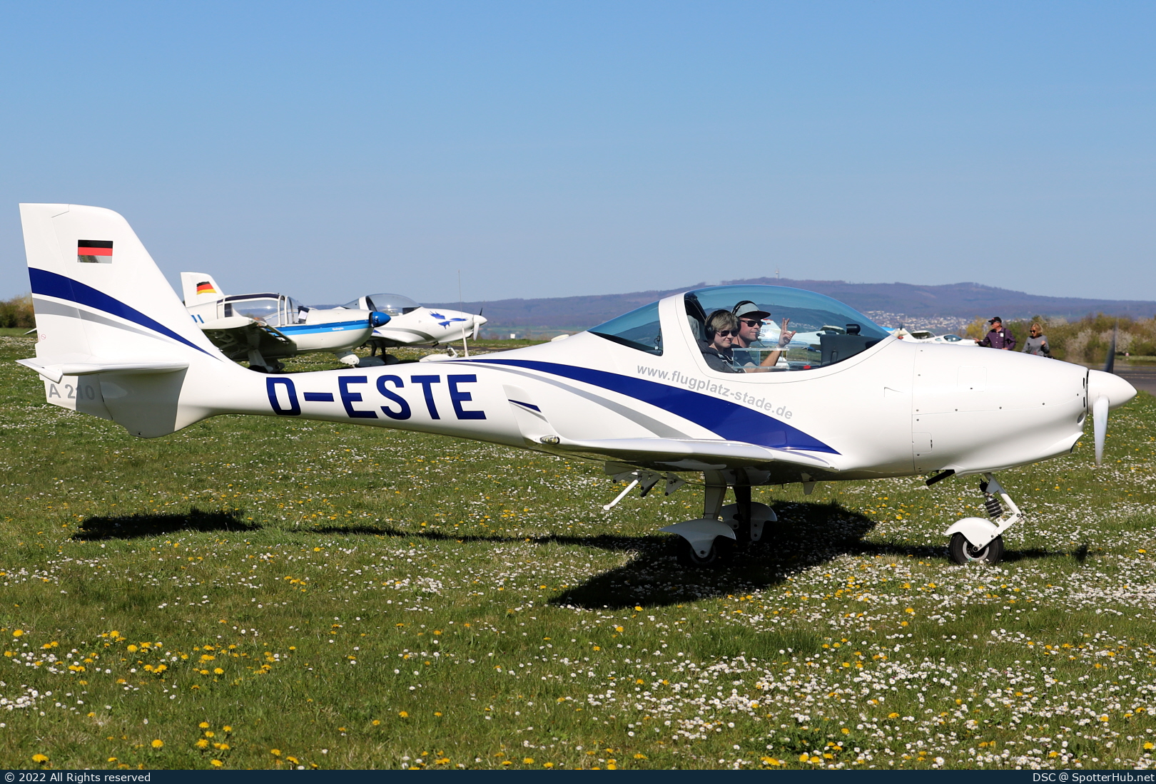 Photo of D-ESTE - Aquila A210 operated by Luftsportverein Günther Groenhoff Stade