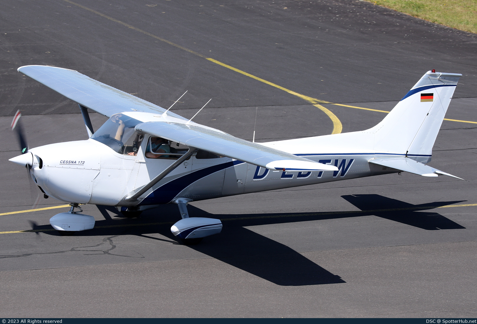 Photo of D-EBTW - Reims-Cessna F172M Skyhawk operated by Luftsportverein Rietberg