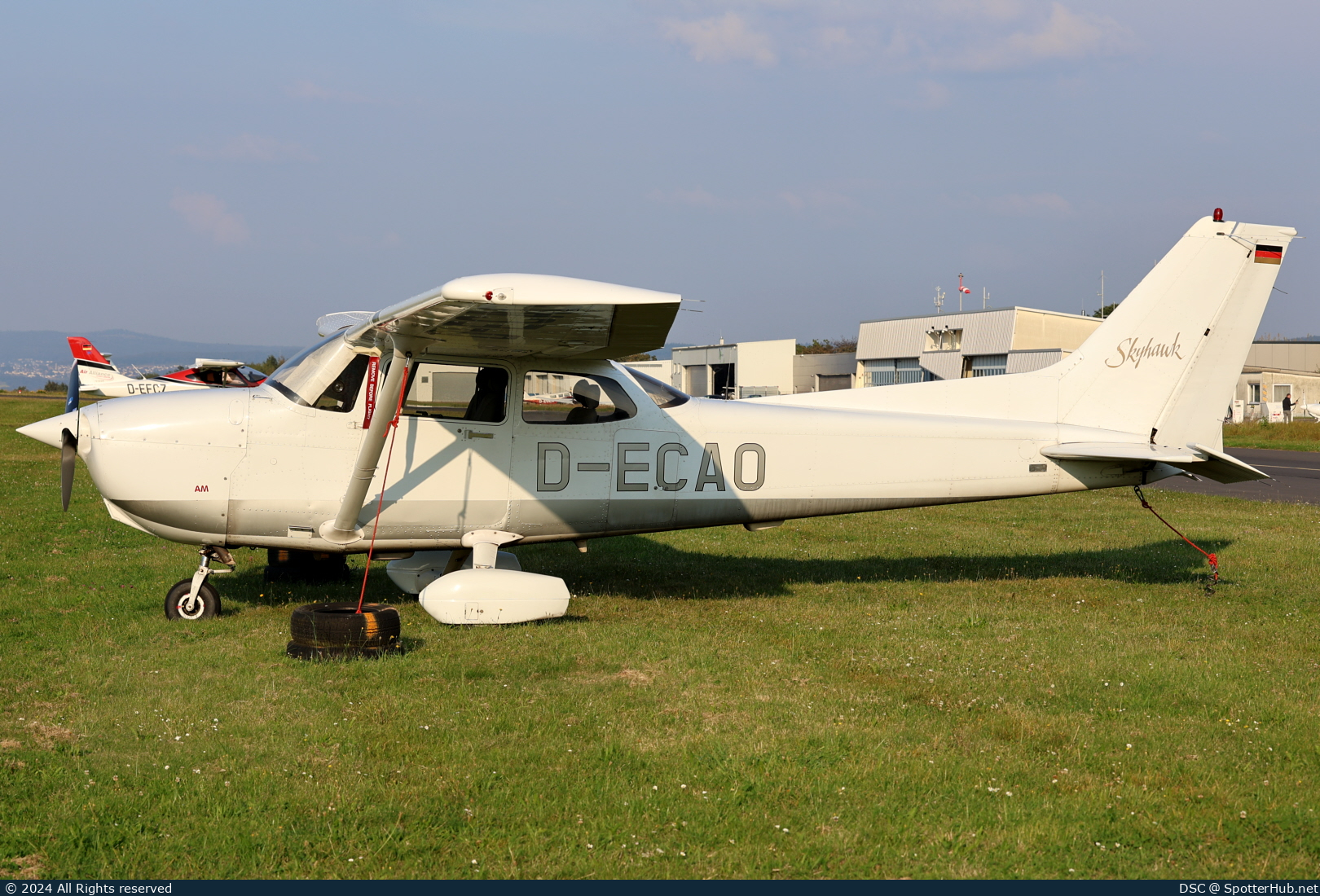 Photo of D-ECAO - Cessna 172R Skyhawk II operated by Luftsportverein Kiel
