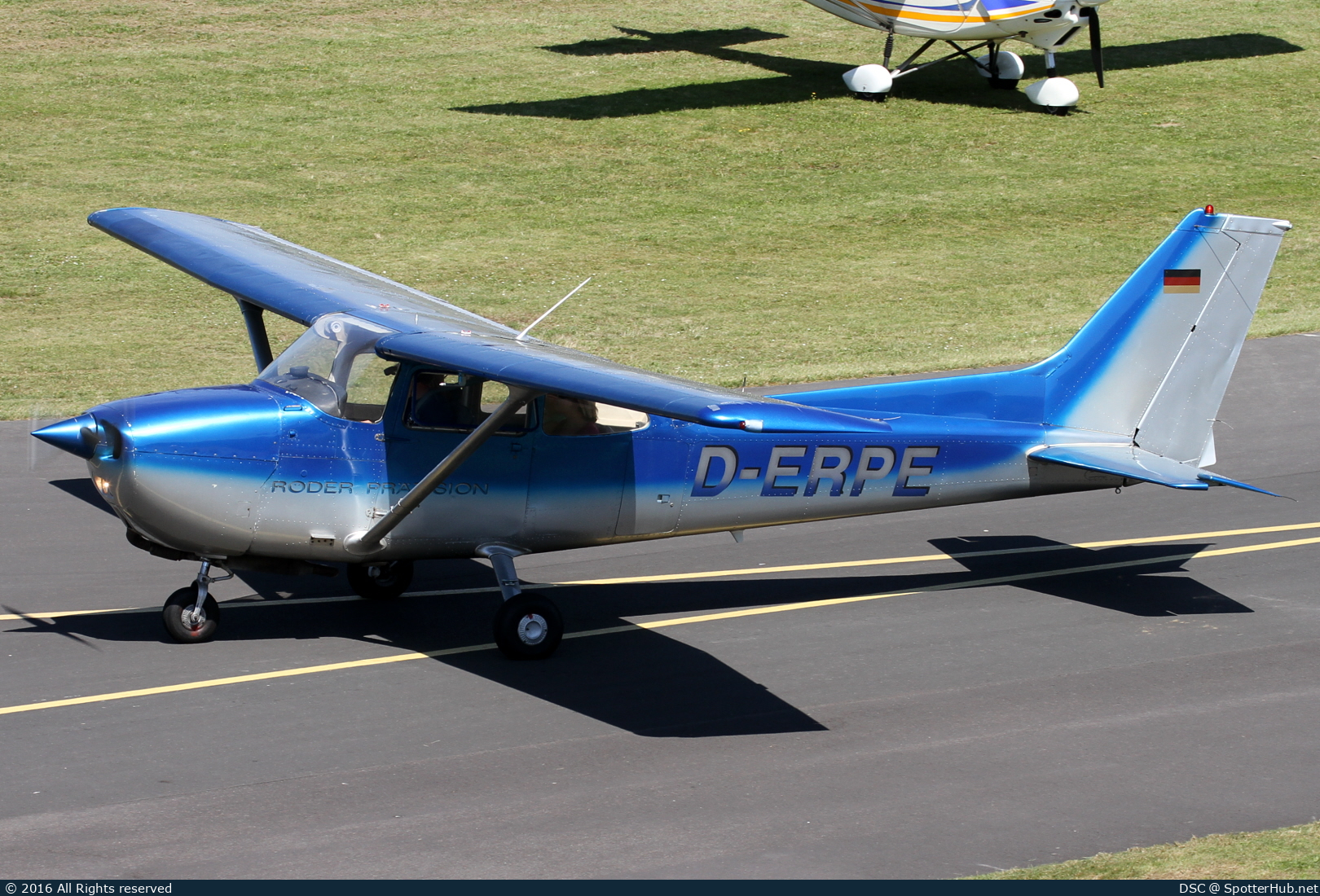 Photo of D-ERPE - Reims-Cessna F172N Skyhawk II operated by Motorflugschule Egelsbach