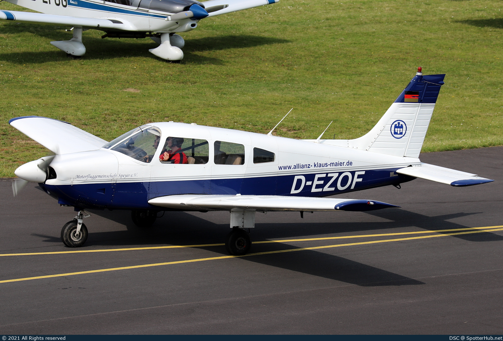 Photo of D-EZOF - Piper PA-28-181 Archer II operated by Motorfluggemeinschaft Speyer
