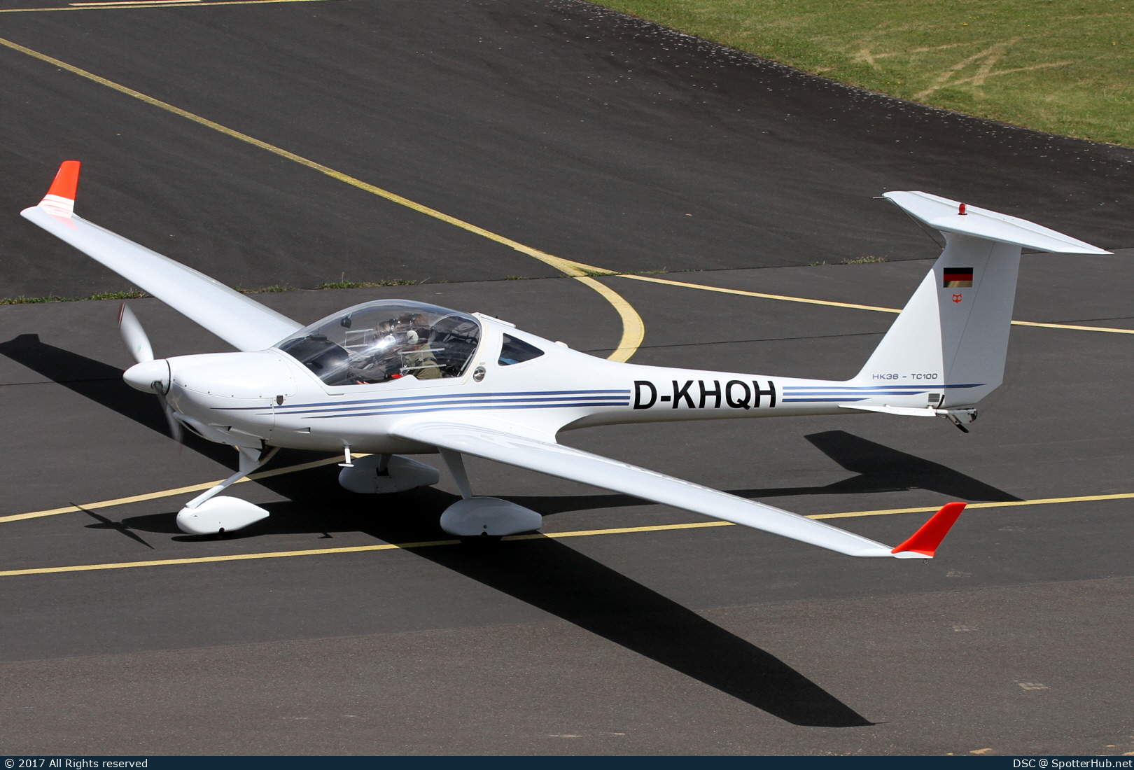 Photo of D-KHQH - Diamond HK36TC-100 Super Dimona operated by Luftfahrtvereinigung Greven