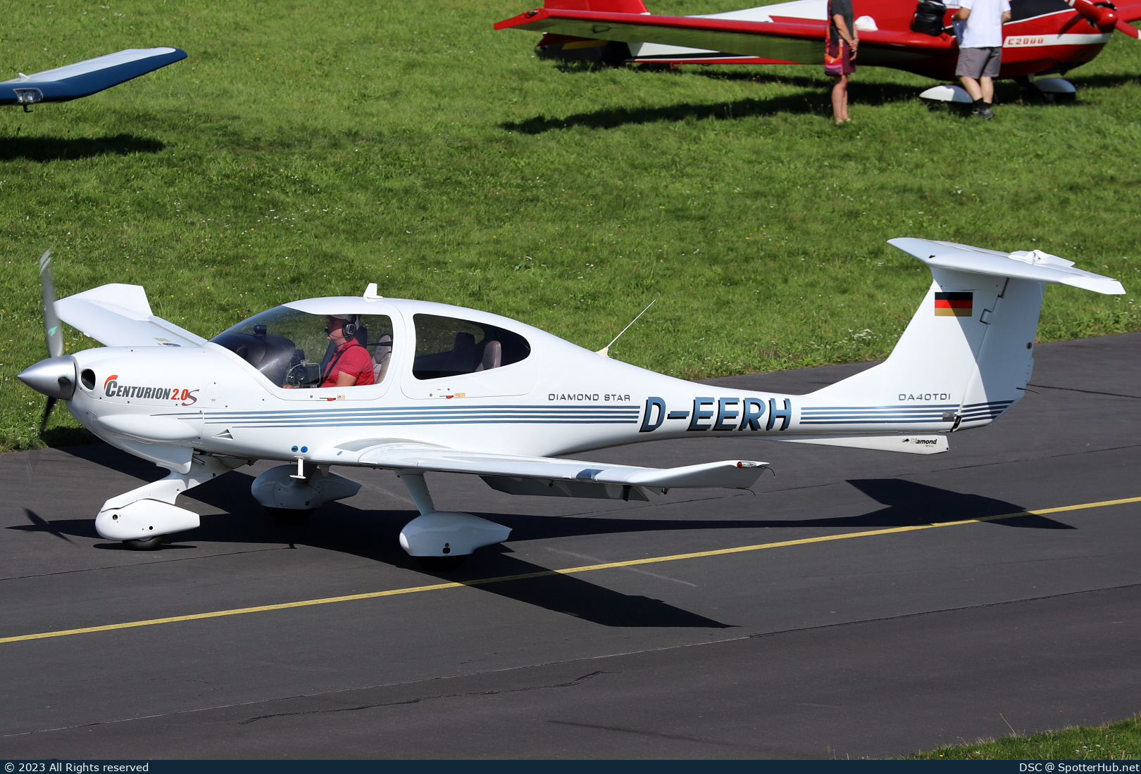 Photo of D-EERH - Diamond DA40 Diamond Star TDI operated by MBB-Sportgemeinschaft Augsburg